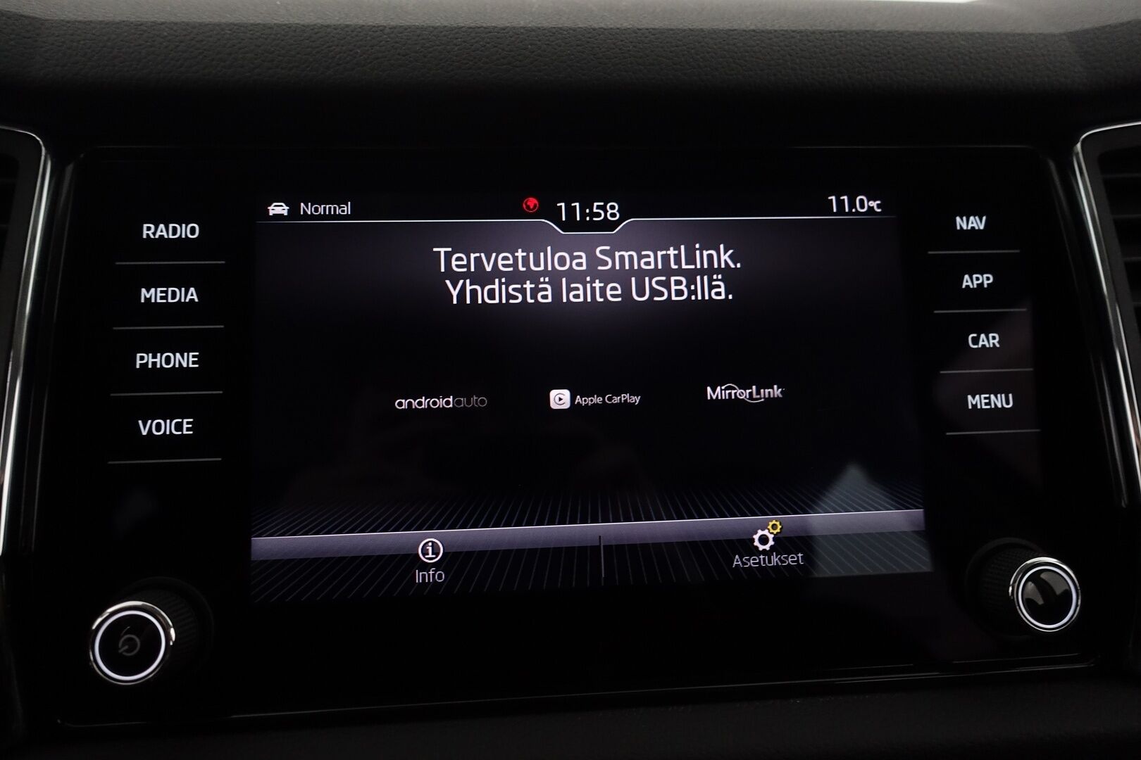 Skoda Kodiaq 2020 1,5 TSI ACT Ambition DSG Autom. - | 1-omisteinen | Suomi-auto | Webasto | Navi | Front Assist | Taittuva vetokoukku | Pysäköintitutkat | Peruutuskamera | Vakionopeudensäädin | Adaptiiviset LED-ajovalot | 2x renkaat aluvantein |