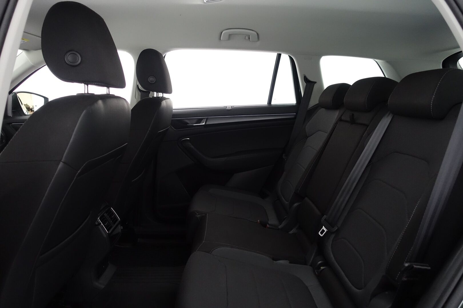 Skoda Kodiaq 2020 1,5 TSI ACT Ambition DSG Autom. - | 1-omisteinen | Suomi-auto | Webasto | Navi | Front Assist | Taittuva vetokoukku | Pysäköintitutkat | Peruutuskamera | Vakionopeudensäädin | Adaptiiviset LED-ajovalot | 2x renkaat aluvantein |