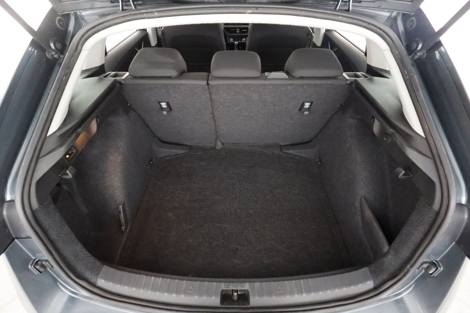 Skoda Scala 2020 1,0 TSI 115 Ambition DSG Autom. - | LED | Koukku | Vakkari | Side Assist | Lane Assist | P.tutkat | Lohko+sisälämmitin | Keyless | Lämm. ratti | 2x renkaat aluin | - KORKO VAIN 3,99 %