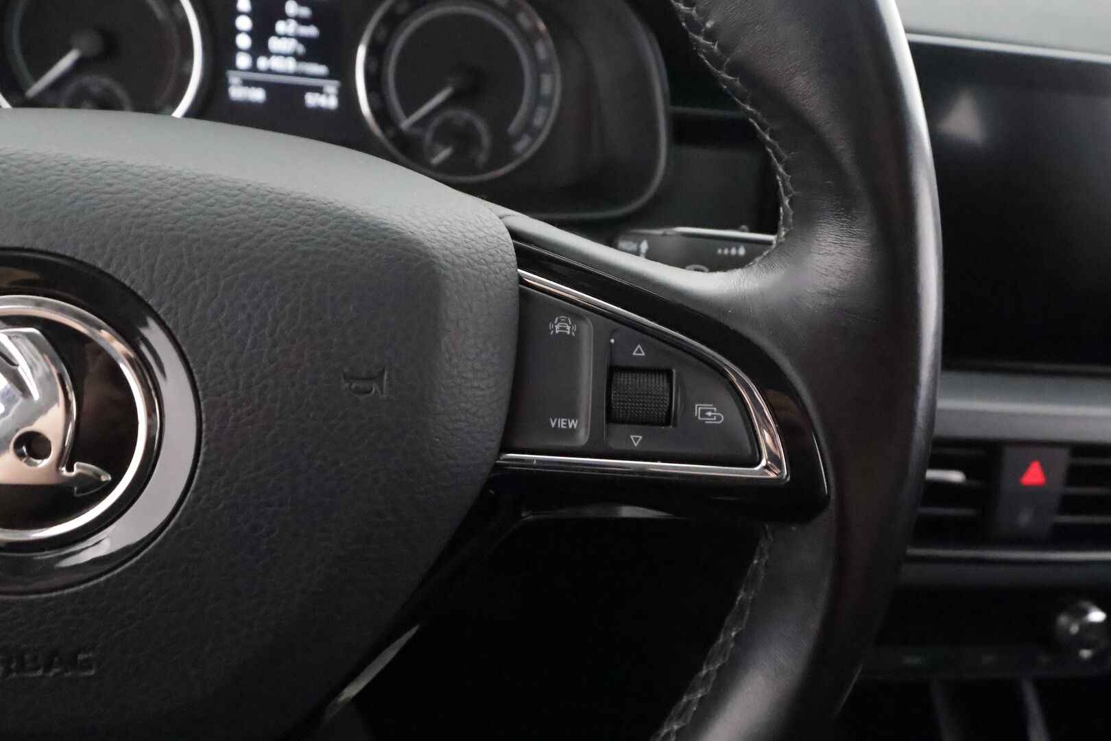 Skoda Scala 2020 1,0 TSI 115 Ambition DSG Autom. - | LED | Koukku | Vakkari | Side Assist | Lane Assist | P.tutkat | Lohko+sisälämmitin | Keyless | Lämm. ratti | 2x renkaat aluin | - KORKO VAIN 3,99 %