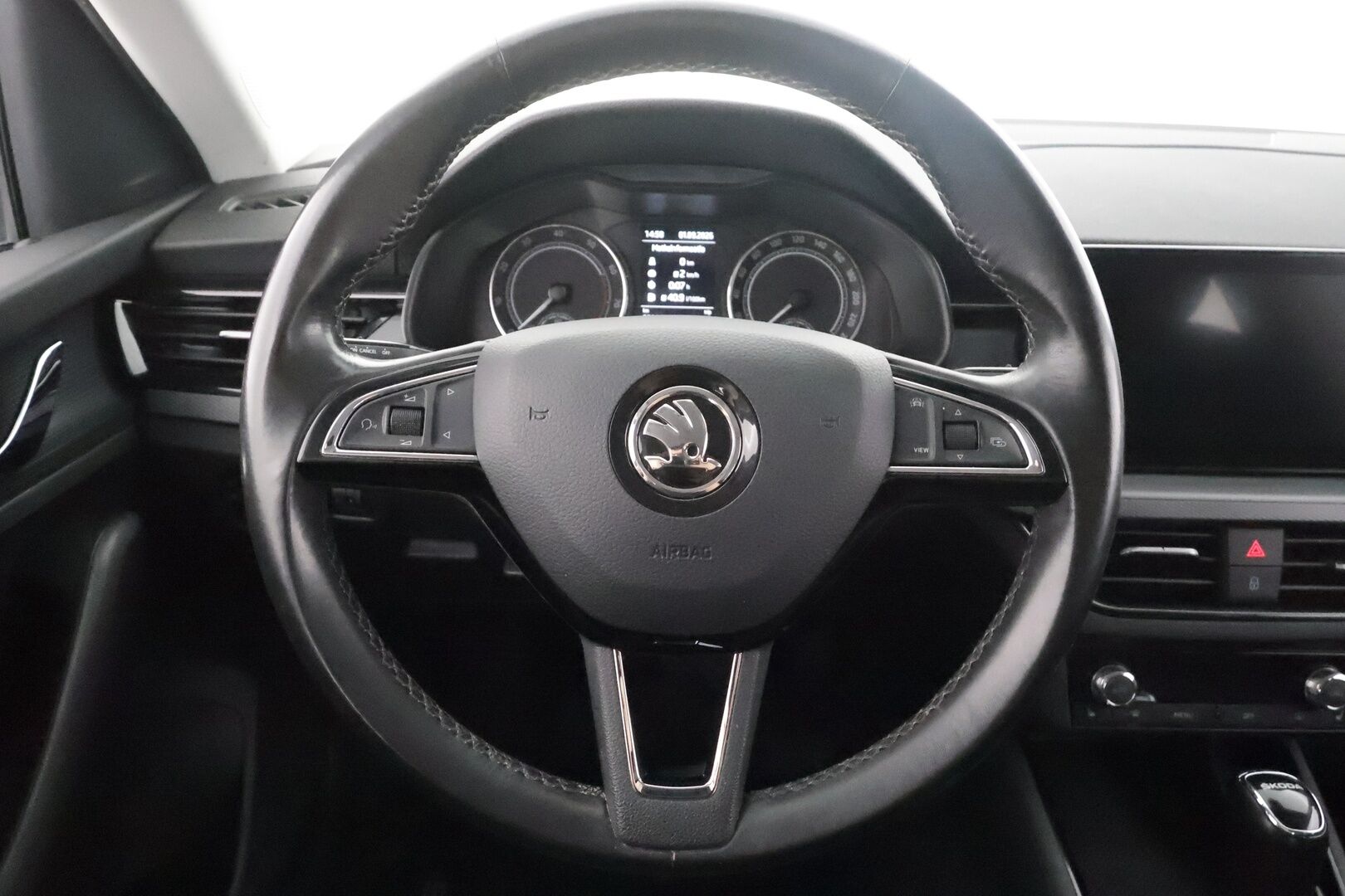 Skoda Scala 2020 1,0 TSI 115 Ambition DSG Autom. - | LED | Koukku | Vakkari | Side Assist | Lane Assist | P.tutkat | Lohko+sisälämmitin | Keyless | Lämm. ratti | 2x renkaat aluin | 