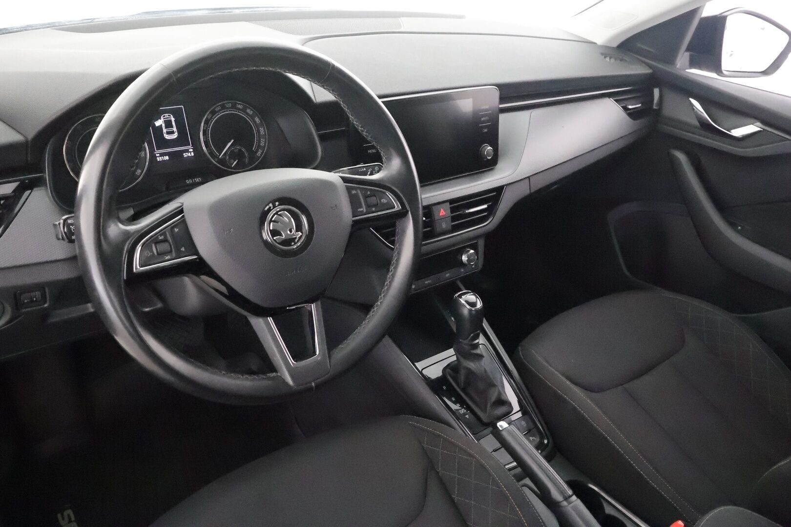 Skoda Scala 2020 1,0 TSI 115 Ambition DSG Autom. - | LED | Koukku | Vakkari | Side Assist | Lane Assist | P.tutkat | Lohko+sisälämmitin | Keyless | Lämm. ratti | 2x renkaat aluin | 