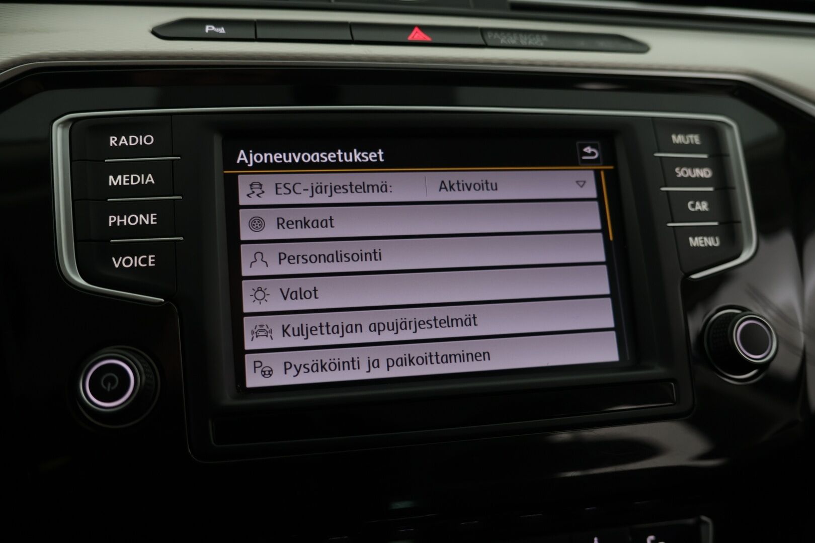 Volkswagen Passat 2017 Variant GTE Plug-In Hybrid 160 kW (218 hv) DSG-automaatti / ACC / Matrix LED / Taitettava Vetokoukku / Nahkasisusta /