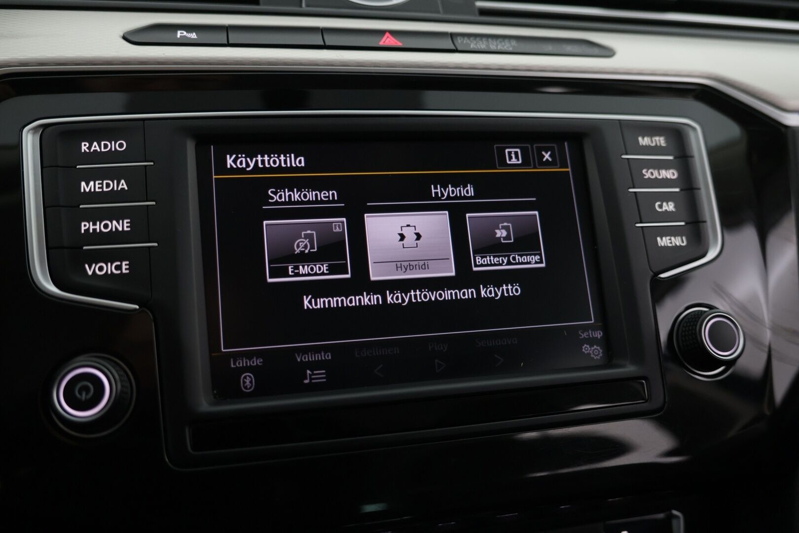 Volkswagen Passat 2017 Variant GTE Plug-In Hybrid 160 kW (218 hv) DSG-automaatti / ACC / Matrix LED / Taitettava Vetokoukku / Nahkasisusta /