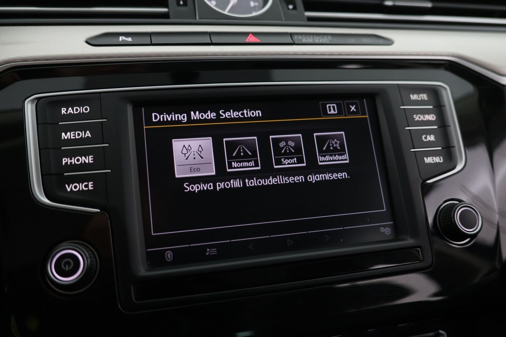 Volkswagen Passat 2017 Variant GTE Plug-In Hybrid 160 kW (218 hv) DSG-automaatti / ACC / Matrix LED / Taitettava Vetokoukku / Nahkasisusta /