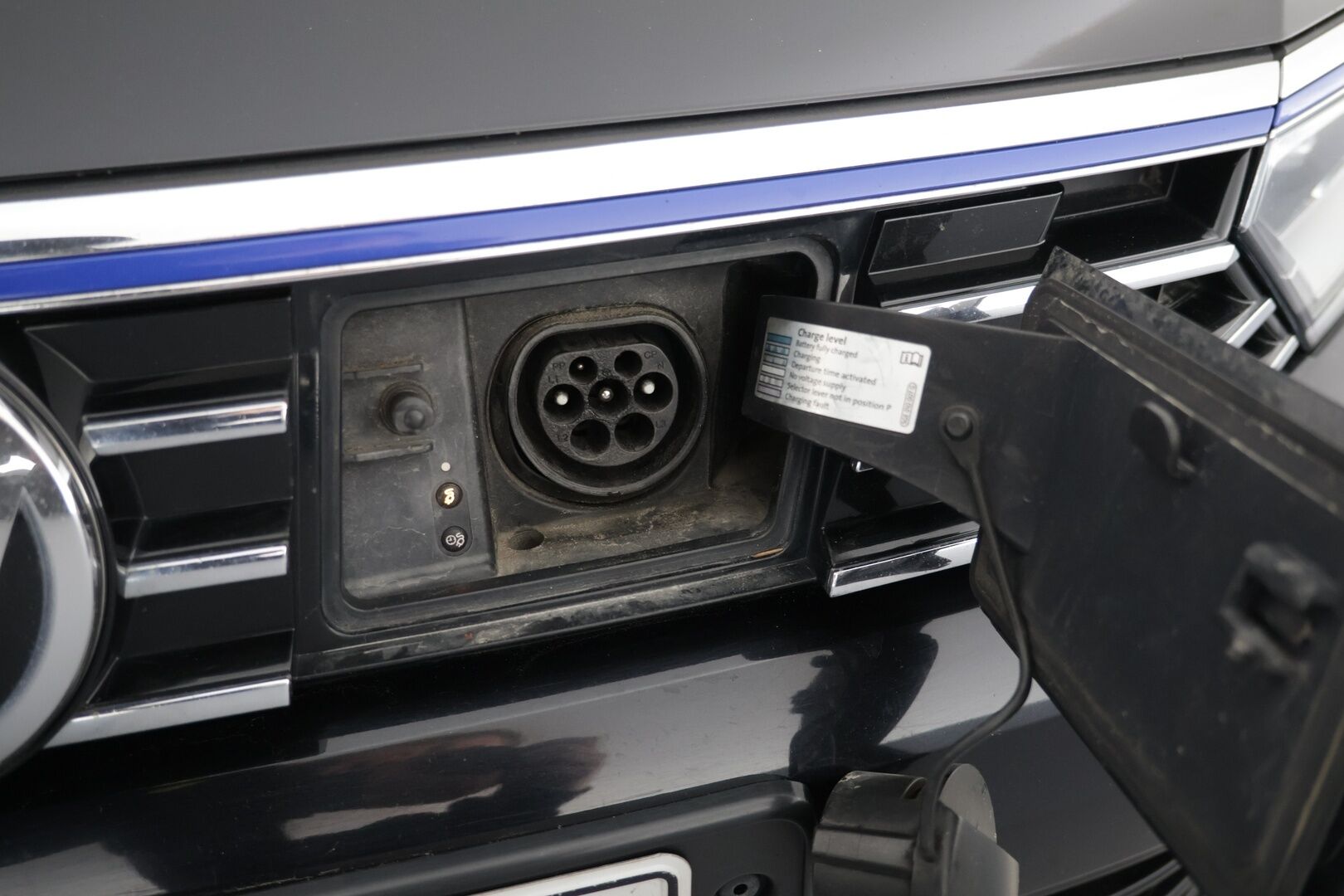 Volkswagen Passat 2017 Variant GTE Plug-In Hybrid 160 kW (218 hv) DSG-automaatti / ACC / Matrix LED / Taitettava Vetokoukku / Nahkasisusta /