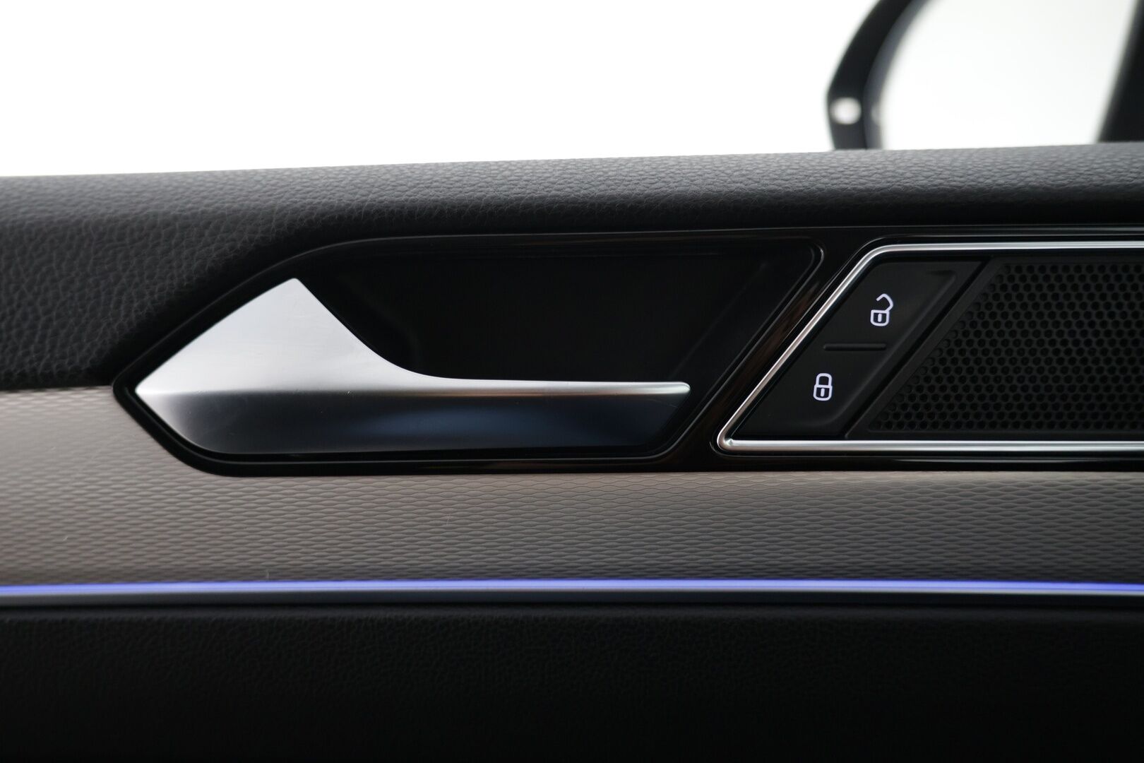 Volkswagen Passat 2017 Variant GTE Plug-In Hybrid 160 kW (218 hv) DSG-automaatti / ACC / Matrix LED / Taitettava Vetokoukku / Nahkasisusta /