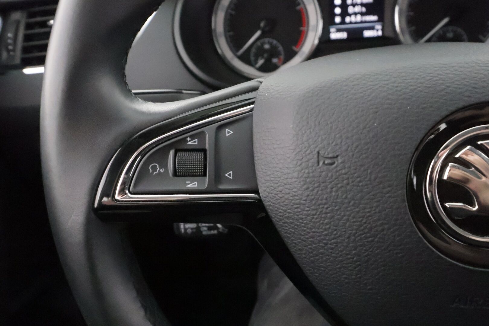 Skoda Octavia 2020 Combi 1,5 TSI Style BusinessLine DSG * ACC / Webasto / P.kamera / Keyless / Apple&Android * - 1.Om Suomi-auto / Kahdet Renkaat