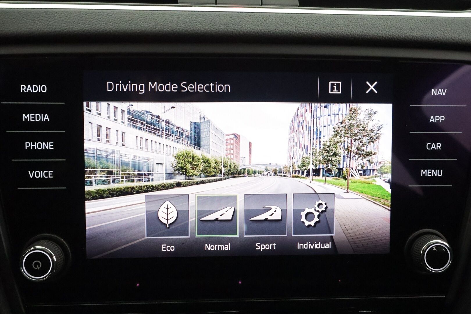 Skoda Octavia 2020 Combi 1,5 TSI Style BusinessLine DSG * ACC / Webasto / P.kamera / Keyless / Apple&Android * - 1.Om Suomi-auto / Kahdet Renkaat