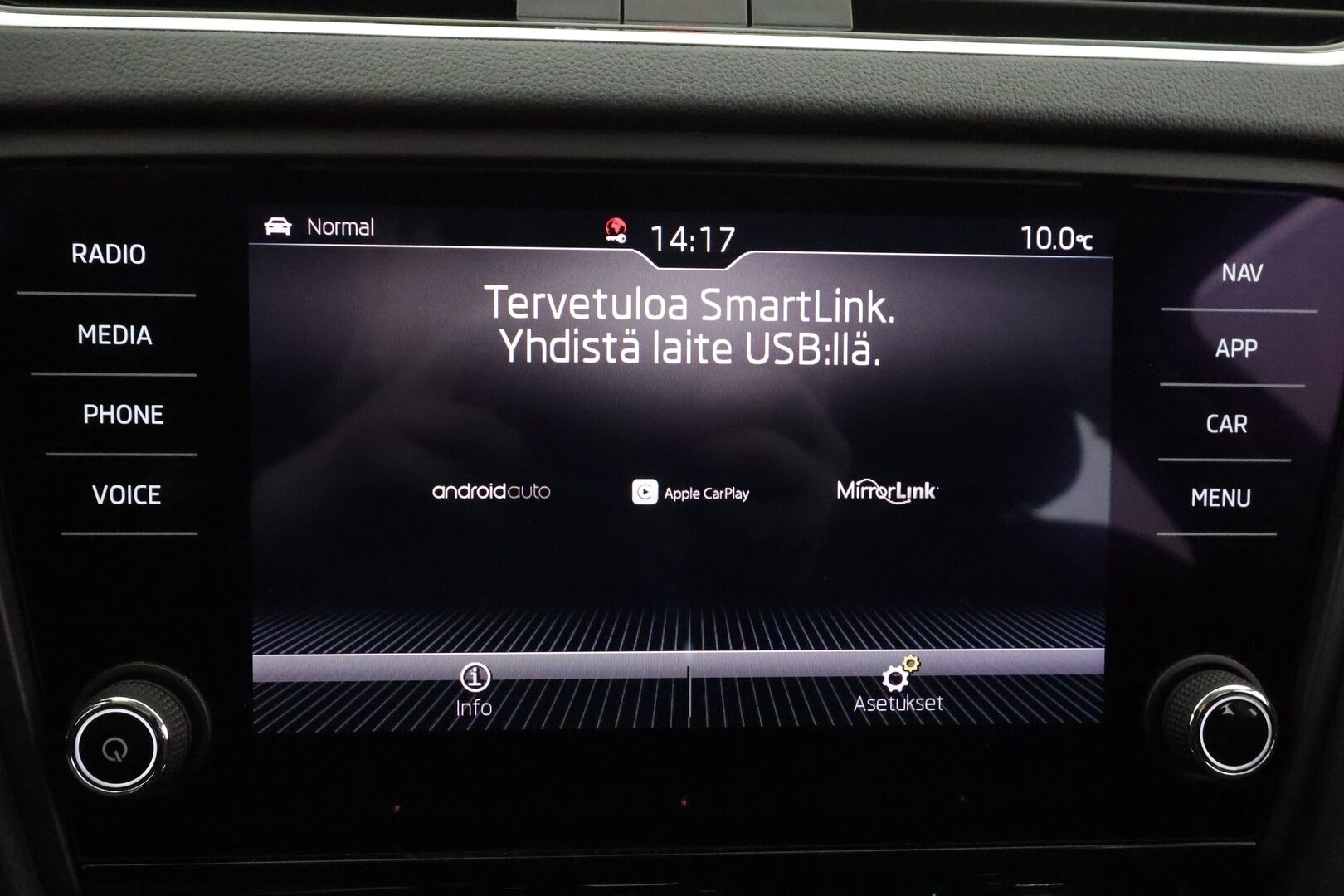 Skoda Octavia 2020 Combi 1,5 TSI Style BusinessLine DSG * ACC / Webasto / P.kamera / Keyless / Apple&Android * - 1.Om Suomi-auto / Kahdet Renkaat