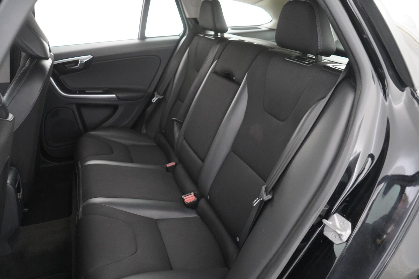 Volvo V60 2016 T5 Bi-Fuel Momentum aut - Juuri saapunut | Jakohihna vaihdettu 202tkm | Suomi-auto | 2x OEM vanteet | Koukku | Vakionopeudensäädin | Digimittaristo | Tutkat | Bluetooth
