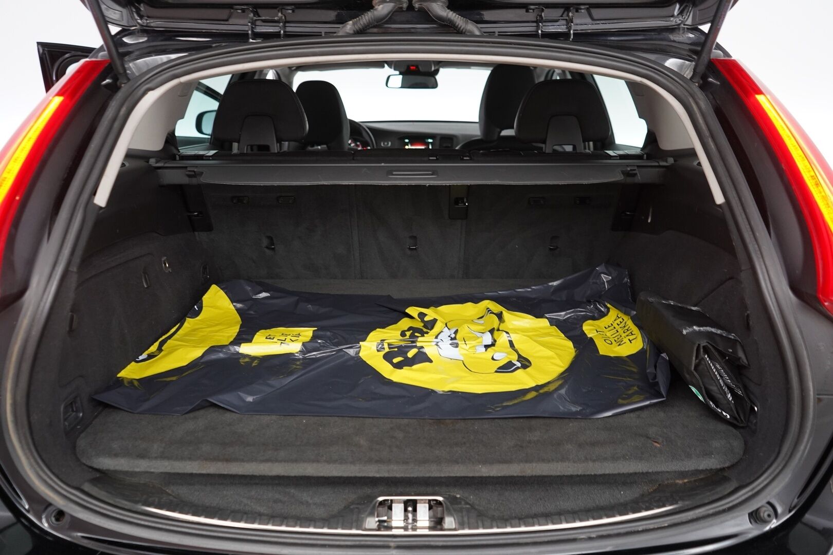 Volvo V60 2016 T5 Bi-Fuel Momentum aut - Juuri saapunut | Jakohihna vaihdettu 202tkm | Suomi-auto | 2x OEM vanteet | Koukku | Vakionopeudensäädin | Digimittaristo | Tutkat | Bluetooth