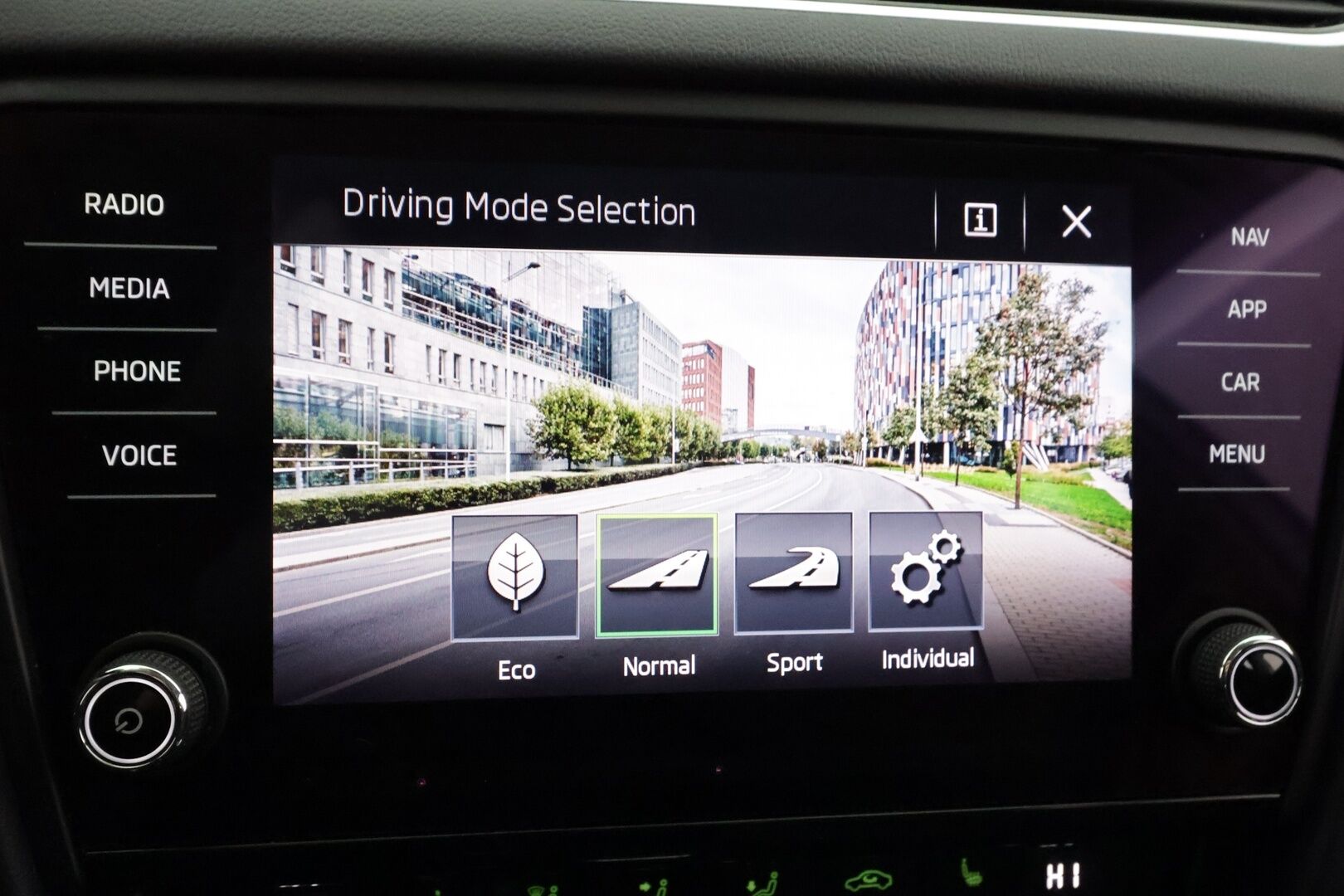 Skoda Octavia 2020 Combi 1,5 TSI Style BusinessLine DSG Autom. - | ACC | Webasto | LED | P.Kamera | Ratinlämmitys | Navi | Apple&Android | 1.Om Suomia-auto | Kahdet Renkaat | Merkkihuollettu |