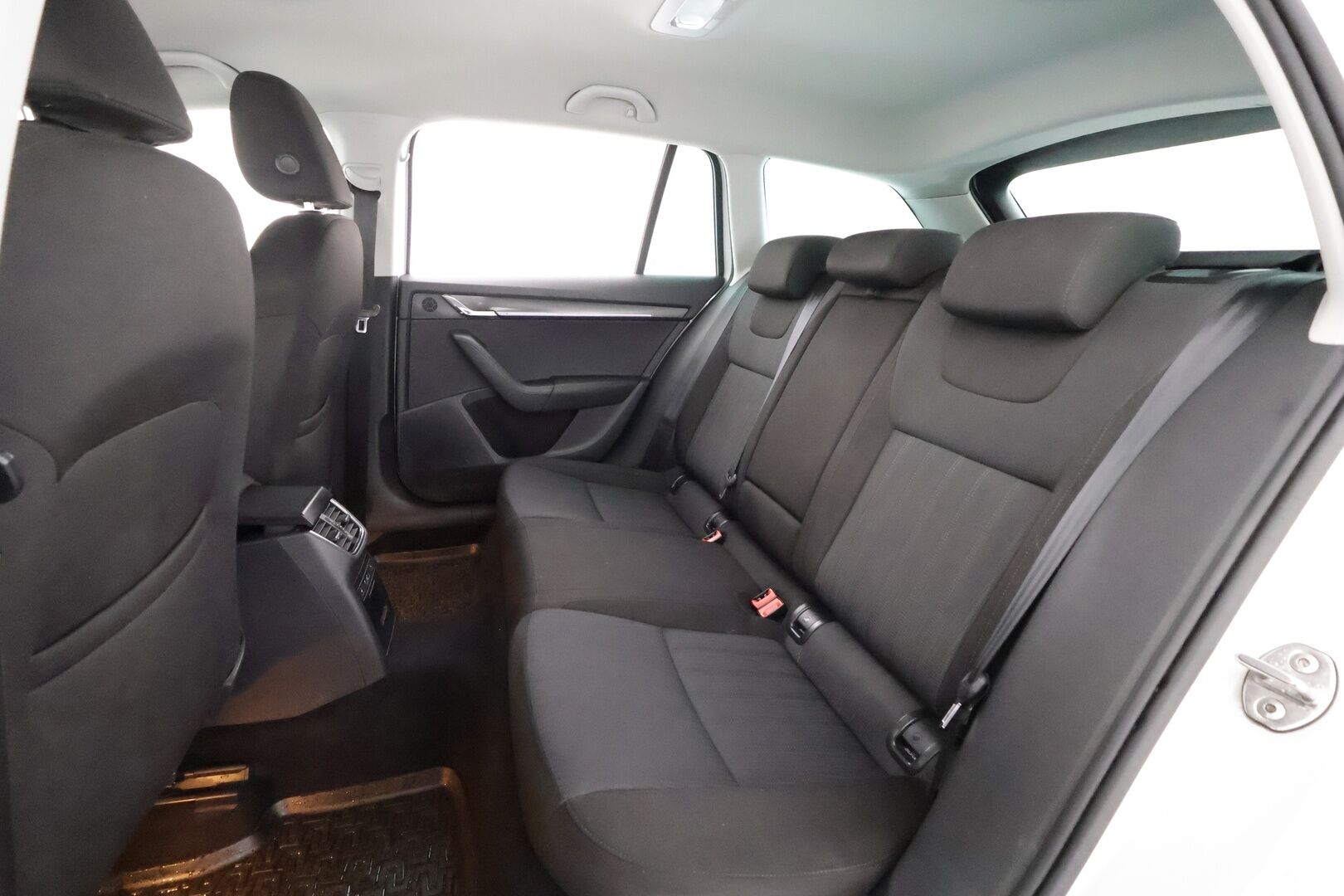Skoda Octavia 2020 Combi 1,5 TSI Style BusinessLine DSG Autom. - | ACC | Webasto | LED | P.Kamera | Ratinlämmitys | Navi | Apple&Android | 1.Om Suomia-auto | Kahdet Renkaat | Merkkihuollettu |