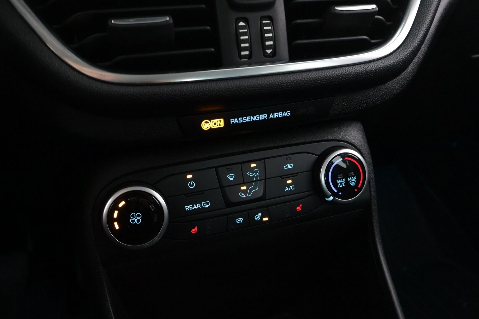 Ford Fiesta 2019 1,0 EcoBoost 100hv M6 Titanium 5-ovinen - Suomi-auto / Peruutuskamera / Vakkari / Carplay / Kaistavahti / Tutkat eteen ja taakse* 