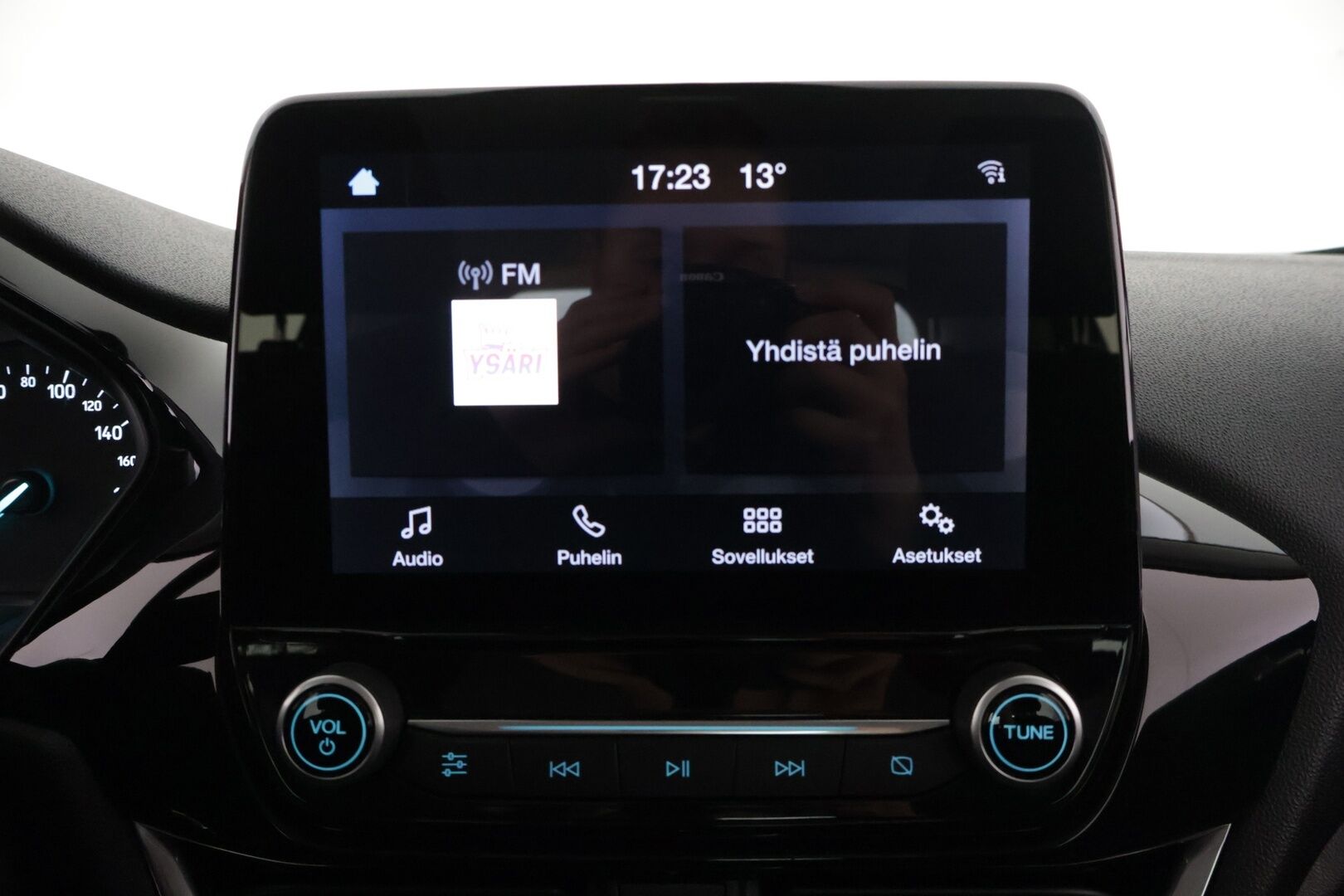 Ford Fiesta 2019 1,0 EcoBoost 100hv M6 Titanium 5-ovinen - Suomi-auto / Peruutuskamera / Vakkari / Carplay / Kaistavahti / Tutkat eteen ja taakse* 