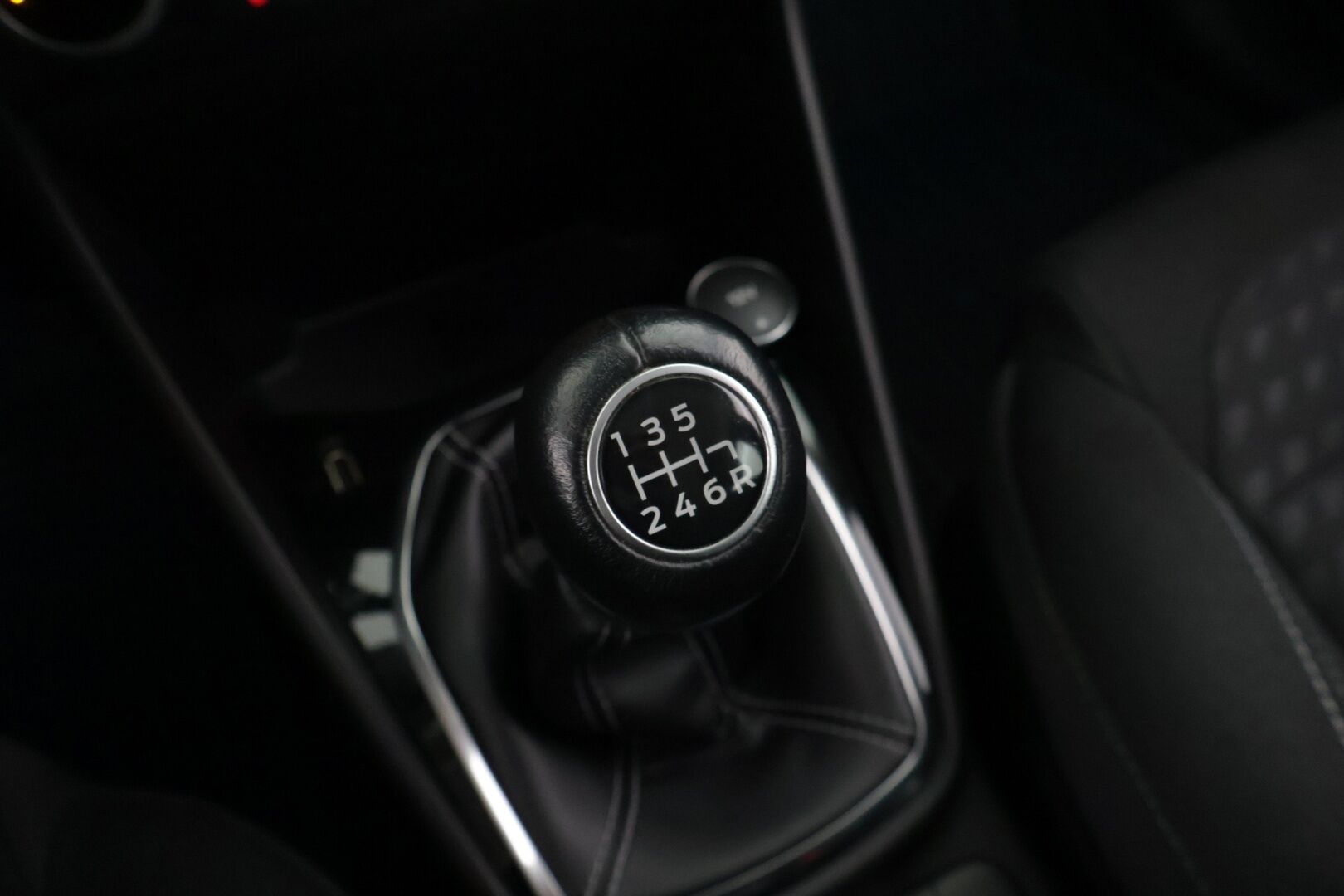 Ford Fiesta 2019 1,0 EcoBoost 100hv M6 Titanium 5-ovinen - Suomi-auto / Peruutuskamera / Vakkari / Carplay / Kaistavahti / Tutkat eteen ja taakse* 