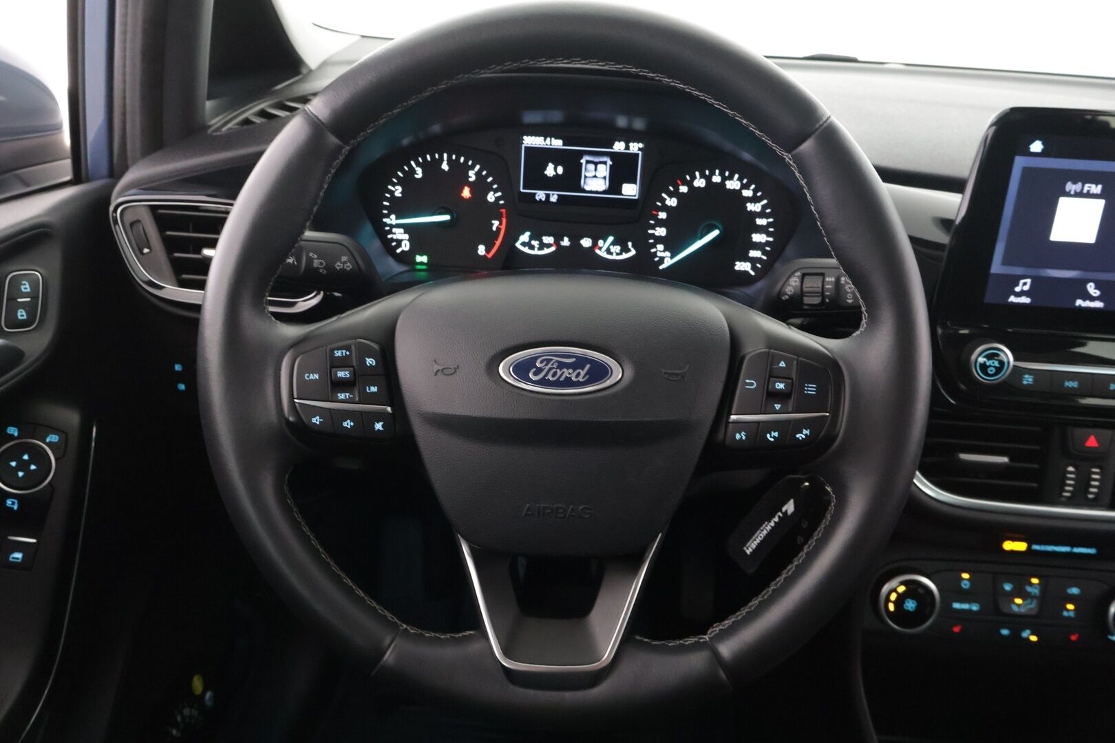 Ford Fiesta 2019 1,0 EcoBoost 100hv M6 Titanium 5-ovinen - Suomi-auto / Peruutuskamera / Vakkari / Carplay / Kaistavahti / Tutkat eteen ja taakse* 
