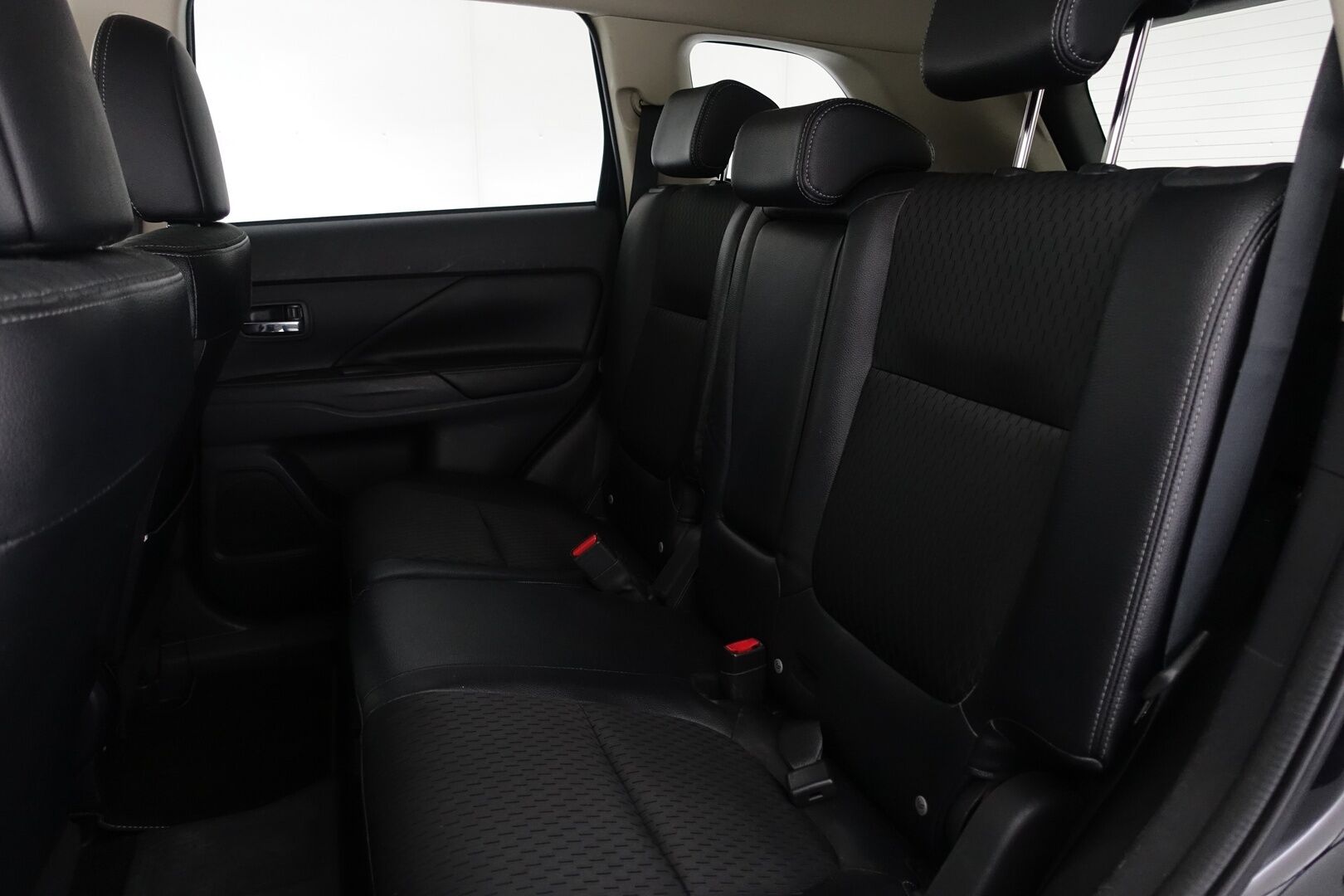 Mitsubishi Outlander 2014 MITSUBISHI OUTLANDER Farmari (AC) 4ov 1998cm3 - Tämä auto myydään Huutokaupat.com