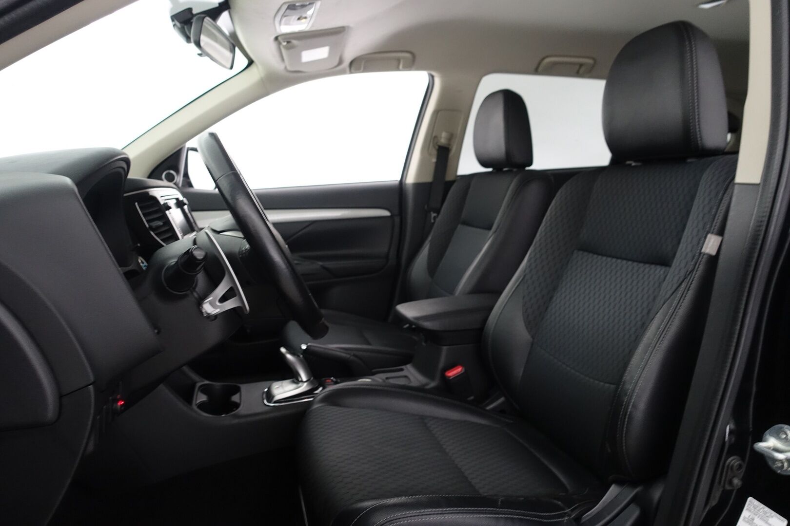 Mitsubishi Outlander 2014 MITSUBISHI OUTLANDER Farmari (AC) 4ov 1998cm3 - Tämä auto myydään Huutokaupat.com