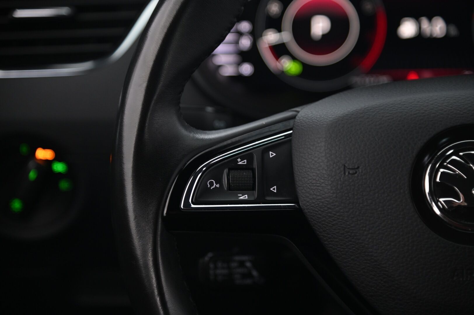 Skoda Octavia 2020 1,5 TSI Style BusinessLine DSG Autom. *ACC/  Digimittari/  Ambient/  Kamera/  Webasto* - Merkkihuollettu / 2x renkaat ja vanteet / Suomiauto
