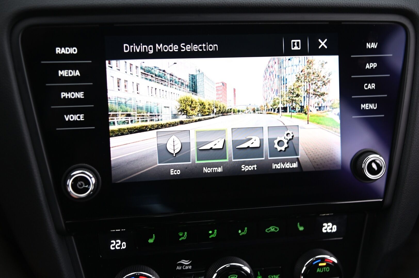 Skoda Octavia 2020 1,5 TSI Style BusinessLine DSG Autom. *ACC/  Digimittari/  Ambient/  Kamera/  Webasto* - Merkkihuollettu / 2x renkaat ja vanteet / Suomiauto
