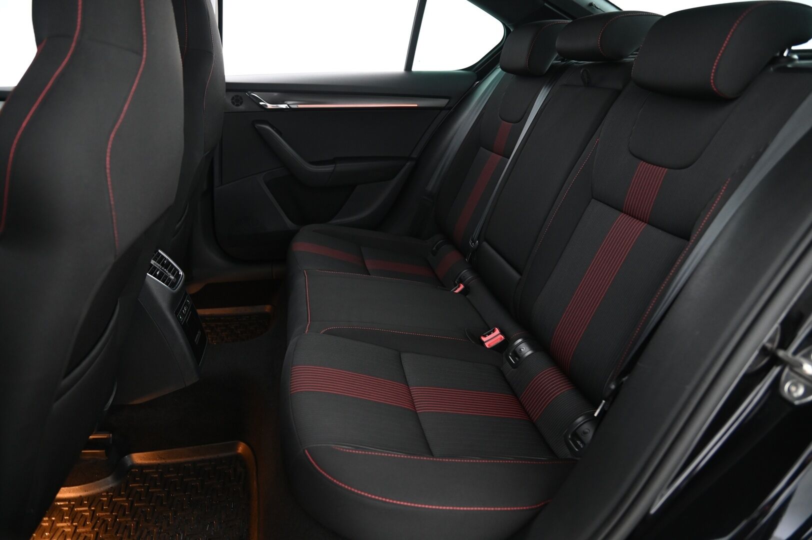 Skoda Octavia 2020 1,5 TSI Style BusinessLine DSG Autom. *ACC/  Digimittari/  Ambient/  Kamera/  Webasto* - Merkkihuollettu / 2x renkaat ja vanteet / Suomiauto
