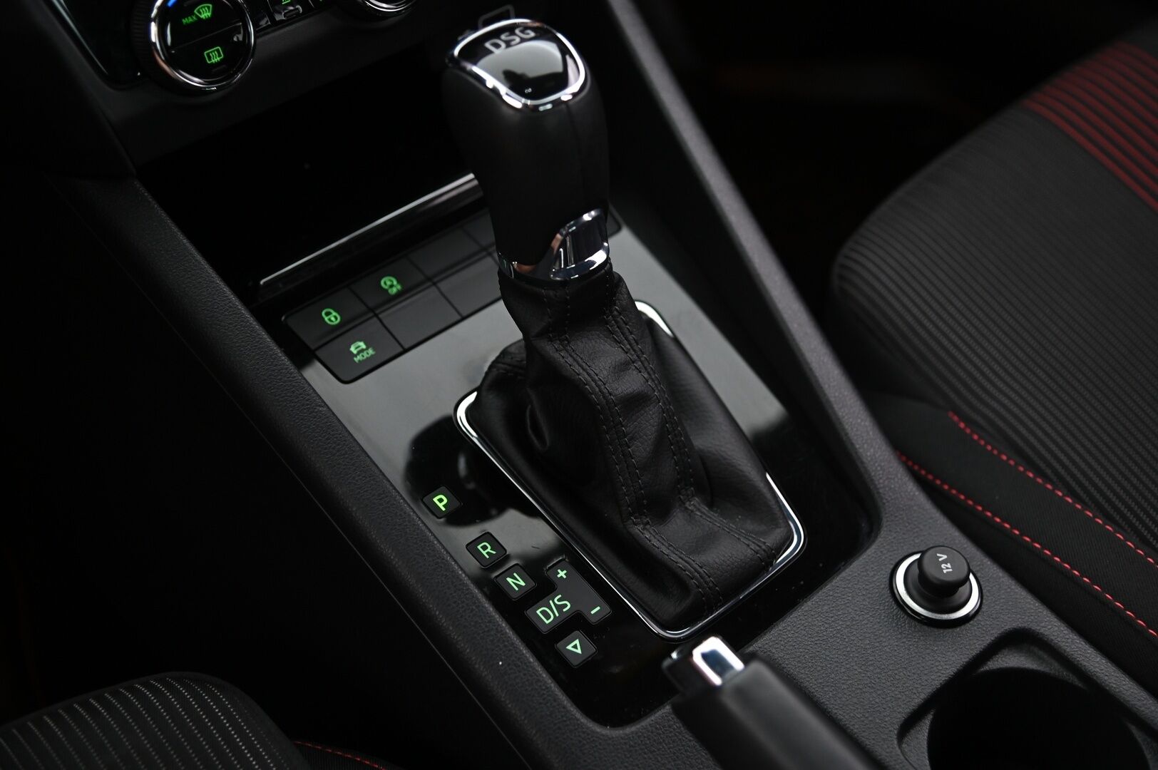 Skoda Octavia 2020 1,5 TSI Style BusinessLine DSG Autom. *ACC/  Digimittari/  Ambient/  Kamera/  Webasto* - Merkkihuollettu / 2x renkaat ja vanteet / Suomiauto
