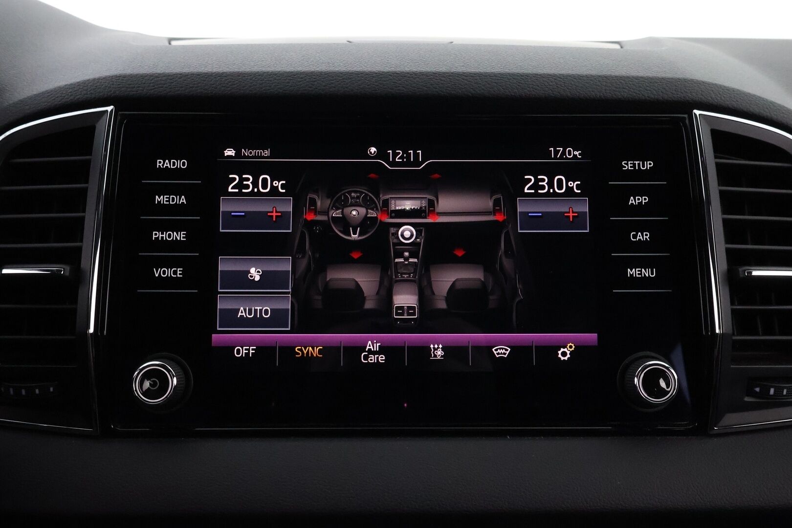 Skoda Karoq 2020 1,5 TSI SportLine DSG Autom. * Webasto / Adapt.Vakkari / Peruutuskamera / Koukku / Digimittari / Adapt.LED / - Suomiauto / Merkkihuollot / Jakopää juuri tehty!