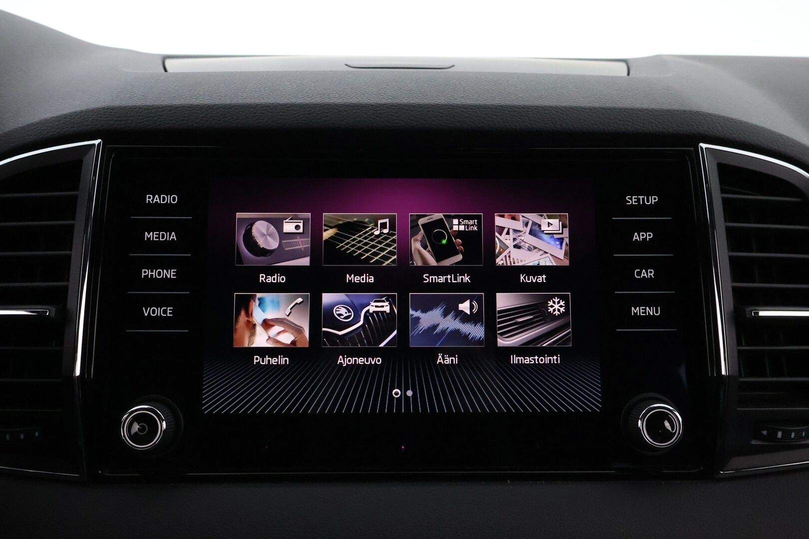 Skoda Karoq 2020 1,5 TSI SportLine DSG Autom. * Webasto / Adapt.Vakkari / Peruutuskamera / Koukku / Digimittari / Adapt.LED / - Suomiauto / Merkkihuollot / Jakopää juuri tehty!