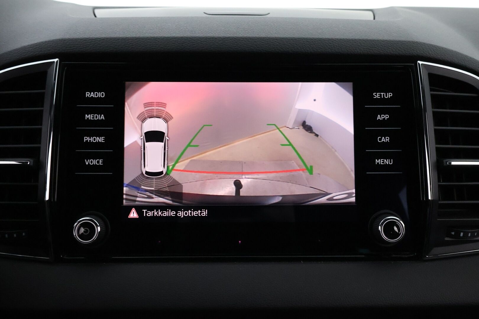 Skoda Karoq 2020 1,5 TSI SportLine DSG Autom. * Webasto / Adapt.Vakkari / Peruutuskamera / Koukku / Digimittari / Adapt.LED / - Suomiauto / Merkkihuollot / Jakopää juuri tehty!