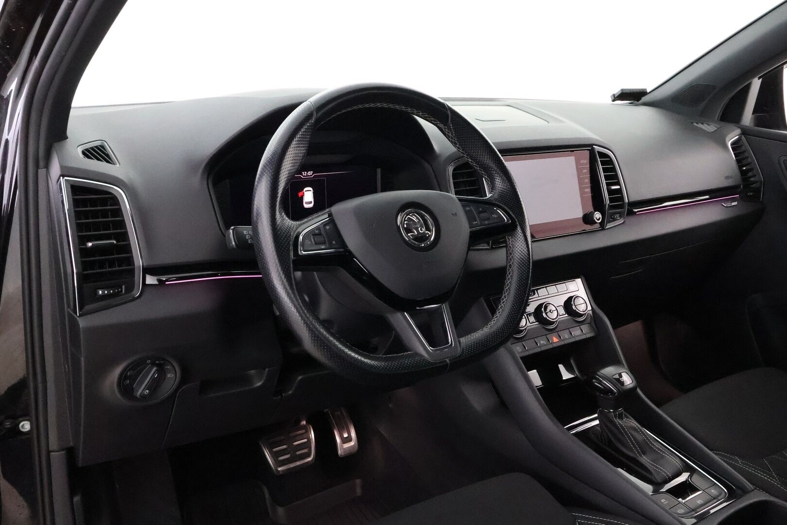 Skoda Karoq 2020 1,5 TSI SportLine DSG Autom. * Webasto / Adapt.Vakkari / Peruutuskamera / Koukku / Digimittari / Adapt.LED / - Suomiauto / Merkkihuollot / Jakopää juuri tehty!