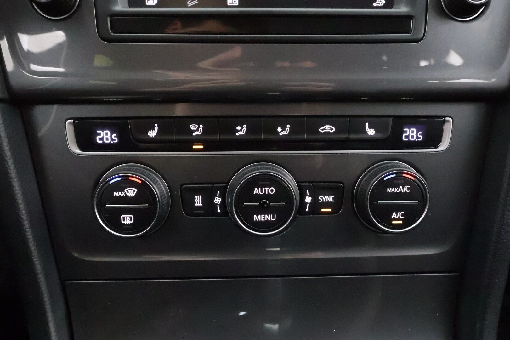 Volkswagen Golf 2016 Variant Alltrack 1,8 TSI 4MOTION  * Webasto / ACC / LED / P.Tutkat / Bluetooth * - Kahdet Renkaat 