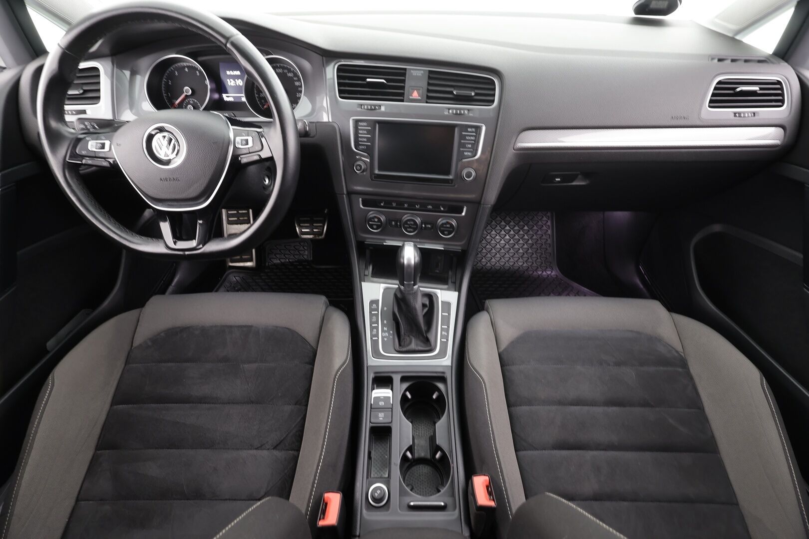 Volkswagen Golf 2016 Variant Alltrack 1,8 TSI 4MOTION  * Webasto / ACC / LED / P.Tutkat / Bluetooth * - Kahdet Renkaat 