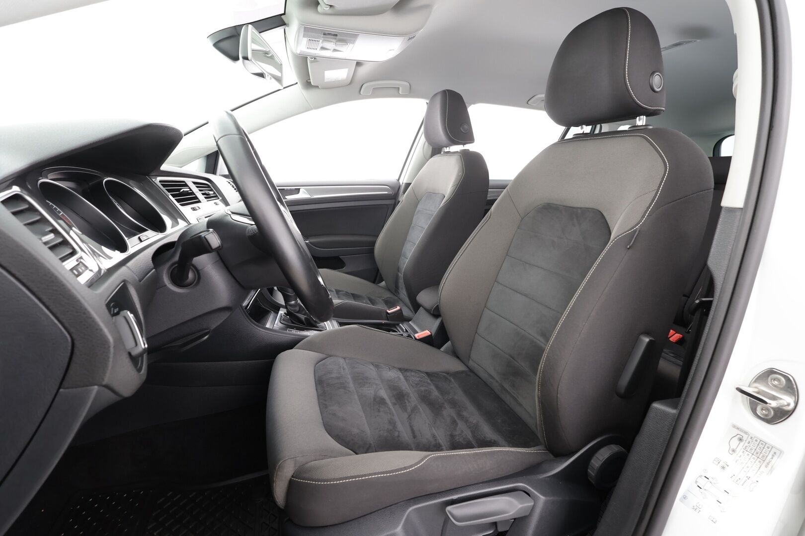 Volkswagen Golf 2016 Variant Alltrack 1,8 TSI 4MOTION  * Webasto / ACC / LED / P.Tutkat / Bluetooth * - Kahdet Renkaat 