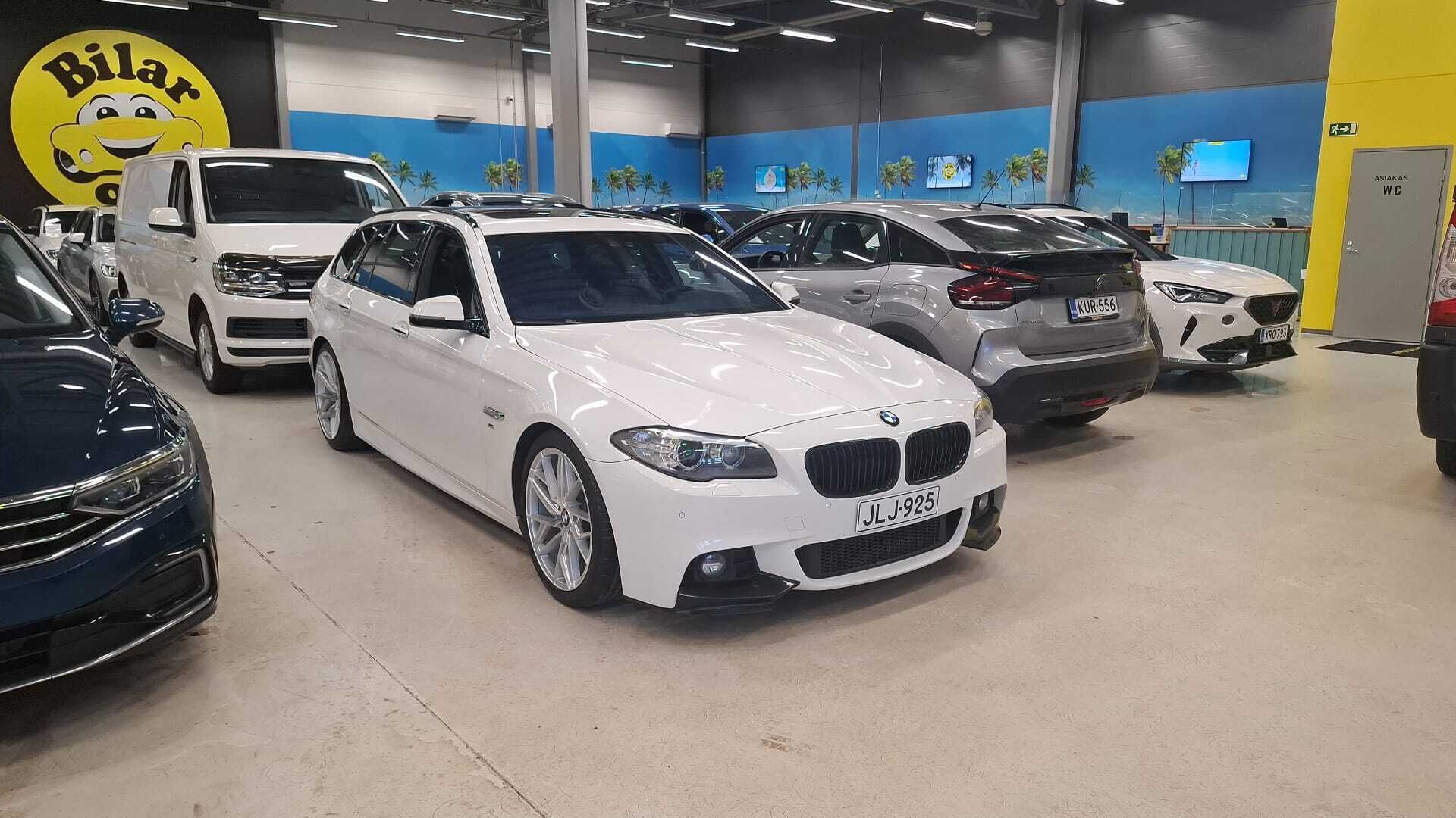 BMW 520 2016 d xDrive M-sport LCI*Panorama / HUD / Hifit / Proff.Navi* - *P-kamera / Näyttävä / Juuri tullut*