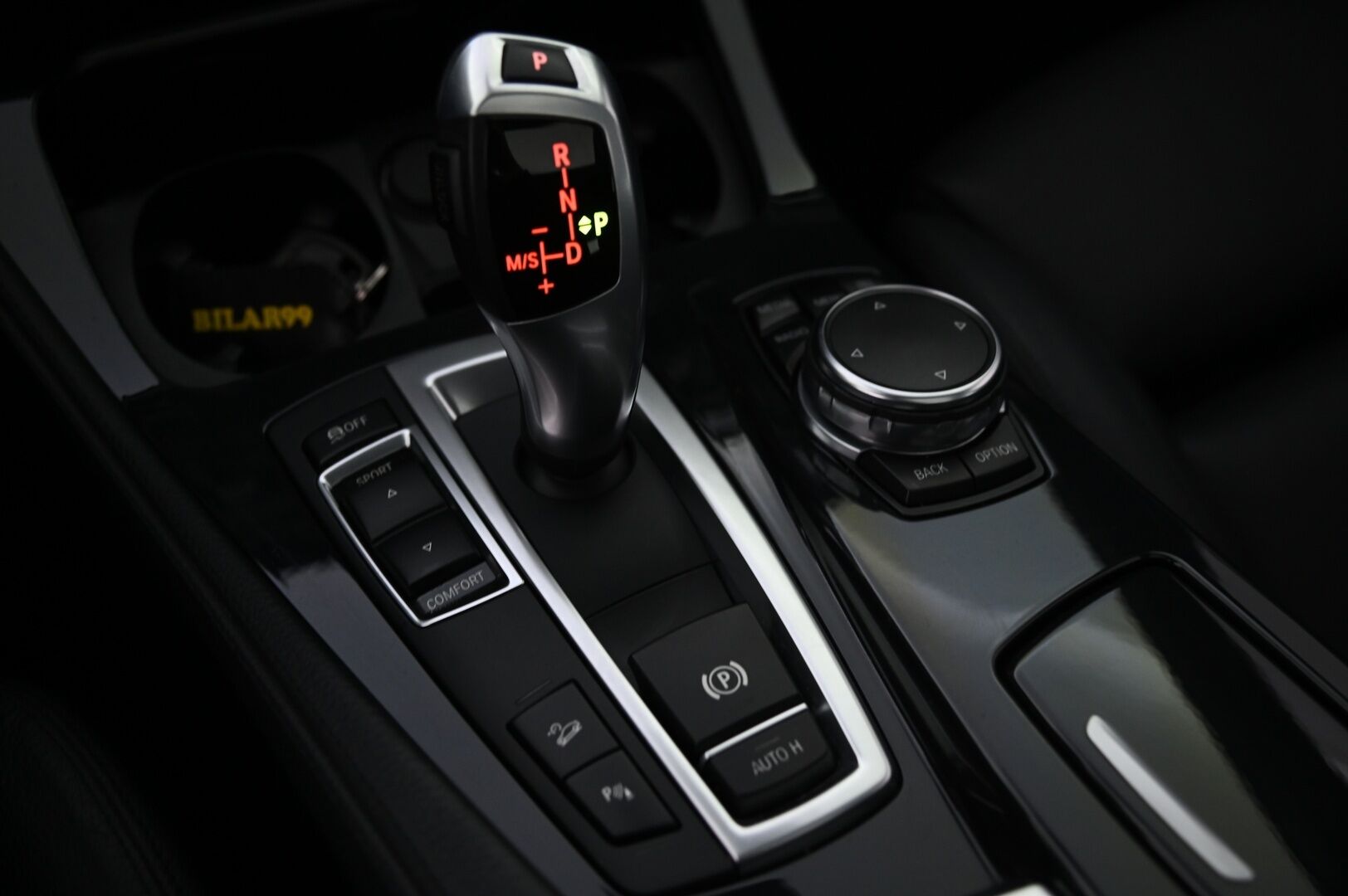 BMW 520 2016 d xDrive M-sport LCI*Panorama / HUD / Hifit / Proff.Navi* - *P-kamera / Näyttävä / Juuri tullut*