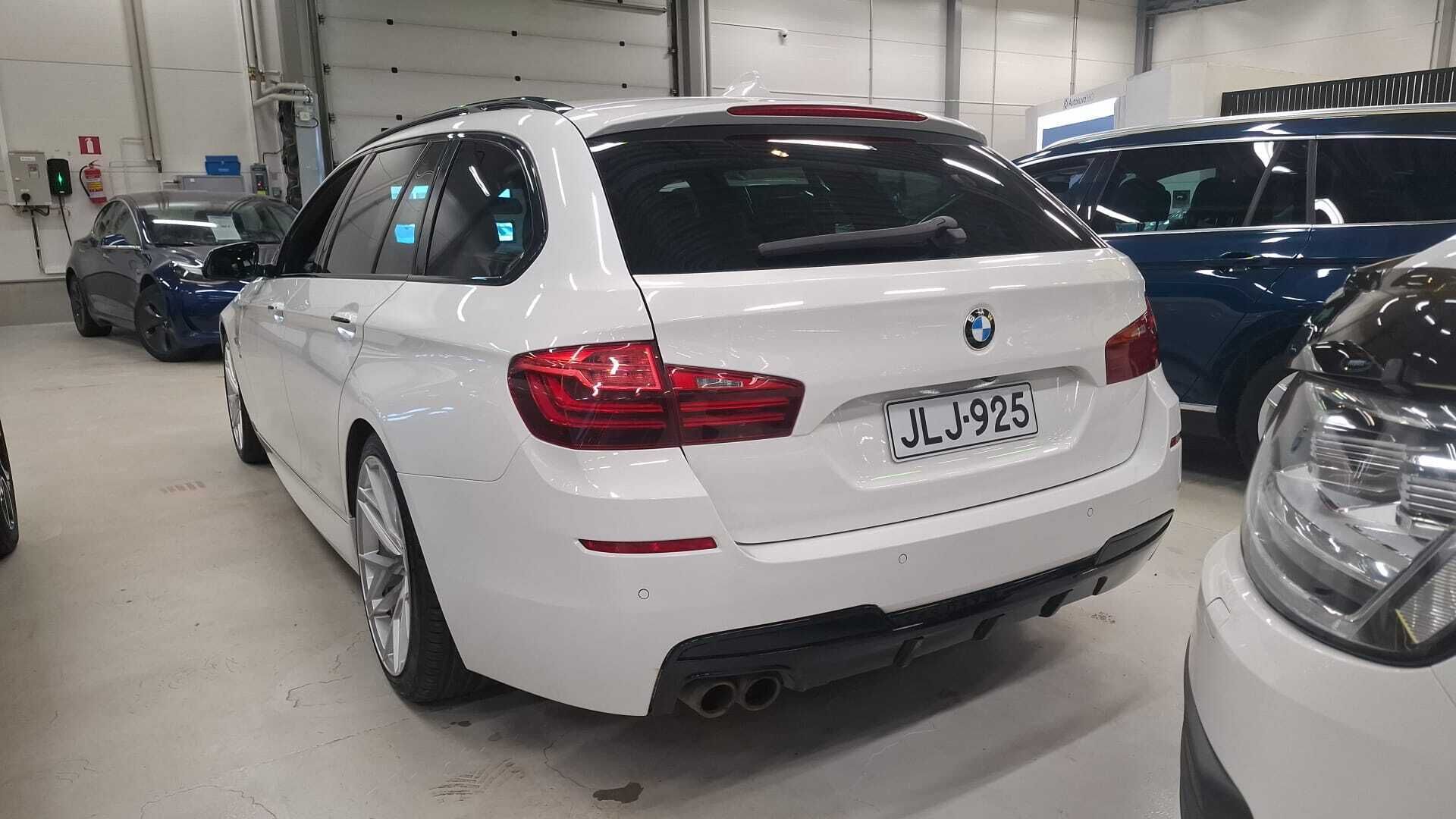 BMW 520 2016 d xDrive M-sport LCI*Panorama / HUD / Hifit / Proff.Navi* - *P-kamera / Näyttävä / Juuri tullut*