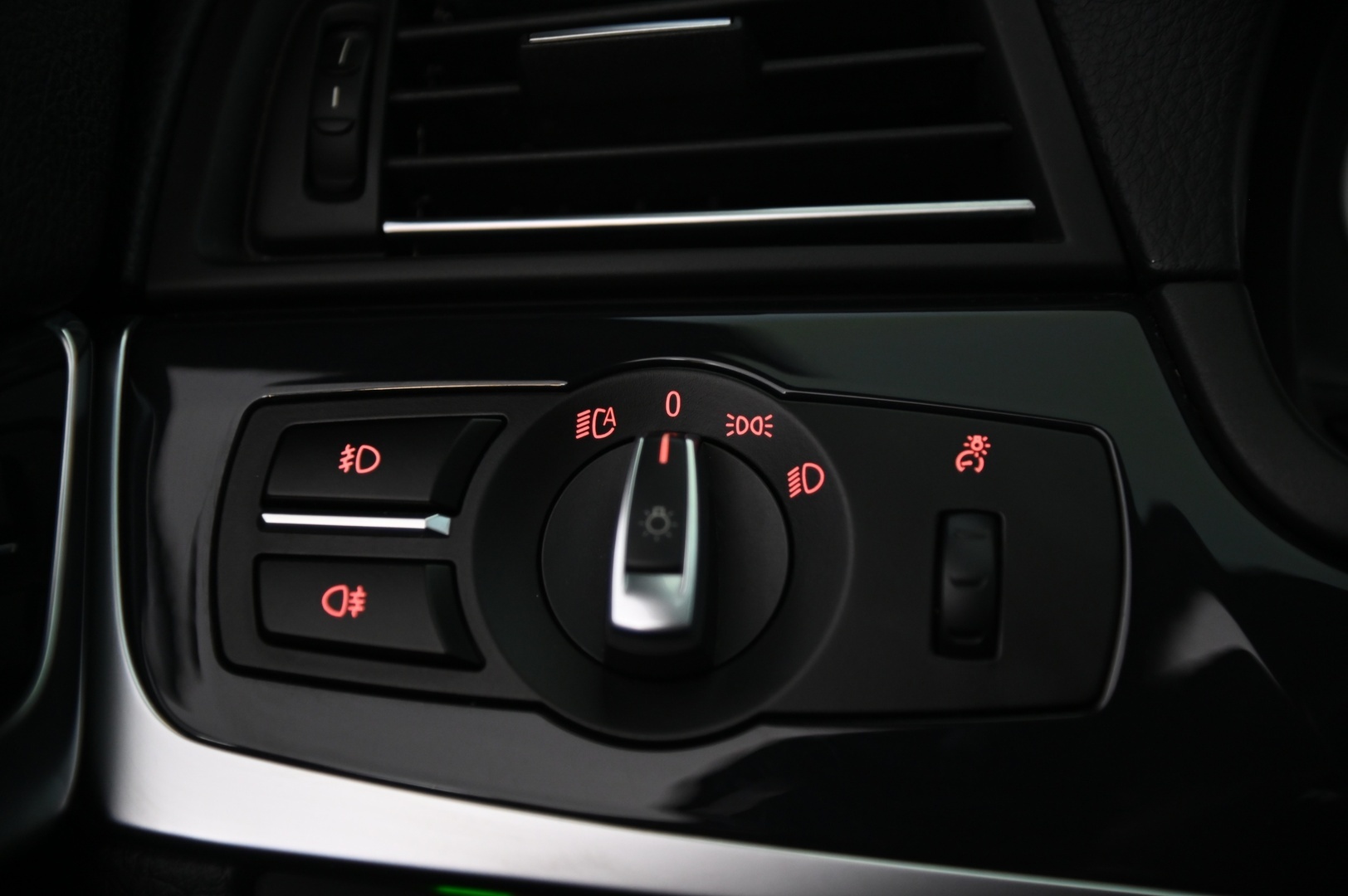 BMW 520 2016 d xDrive M-sport LCI*Panorama / HUD / Hifit / Proff.Navi* - *P-kamera / Näyttävä / Juuri tullut*