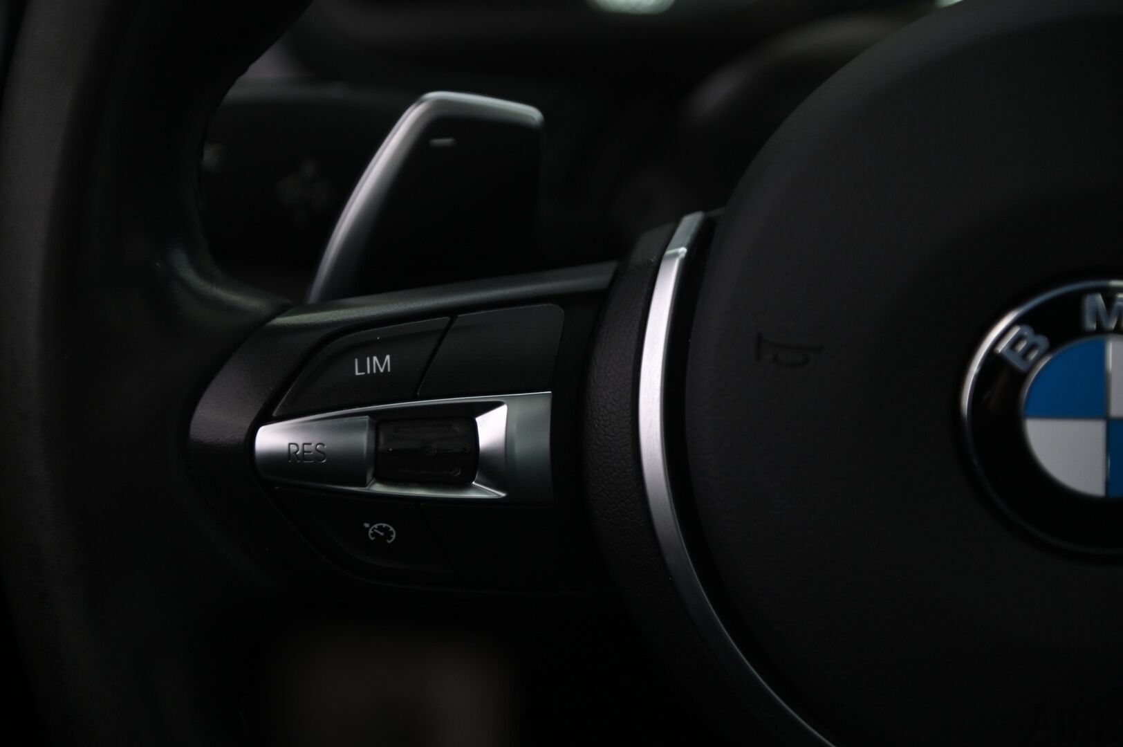 BMW 520 2016 d xDrive M-sport LCI*Panorama / HUD / Hifit / Proff.Navi* - *P-kamera / Näyttävä / Juuri tullut*