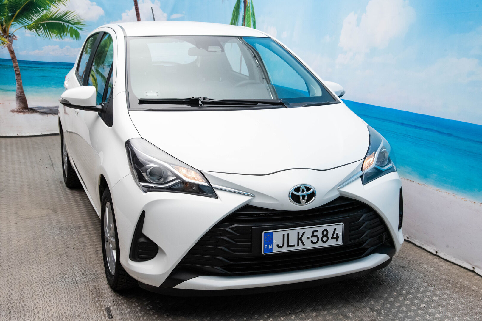 Toyota Yaris 2020 1,5 Dual VVT-i Active 5ov ** 2.om | Suomi-Auto | Vakkari | Lohkolämmitin | Peruutuskamera | BT-audio | - | 2.om | Suomi-Auto | Vakkari | Lohkolämmitin sisätilapistokkeella | Peruutuskamera | BT-audio |