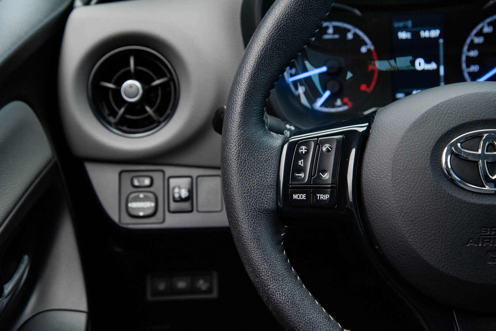 Toyota Yaris 2020 1,5 Dual VVT-i Active 5ov ** 2.om | Suomi-Auto | Vakkari | Lohkolämmitin | Peruutuskamera | BT-audio | - | 2.om | Suomi-Auto | Vakkari | Lohkolämmitin sisätilapistokkeella | Peruutuskamera | BT-audio |