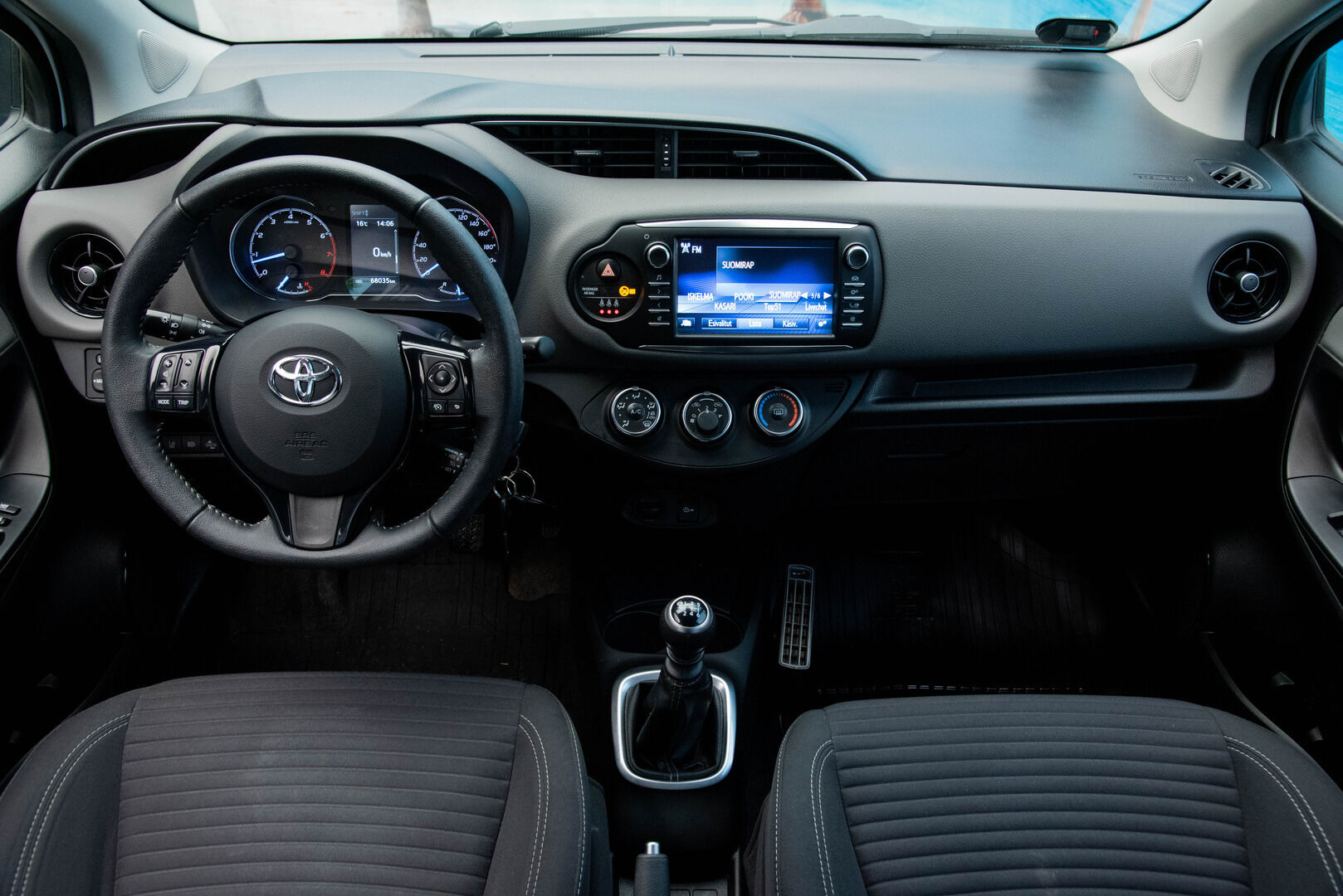 Toyota Yaris 2020 1,5 Dual VVT-i Active 5ov ** 2.om | Suomi-Auto | Vakkari | Lohkolämmitin | Peruutuskamera | BT-audio | - | 2.om | Suomi-Auto | Vakkari | Lohkolämmitin sisätilapistokkeella | Peruutuskamera | BT-audio |