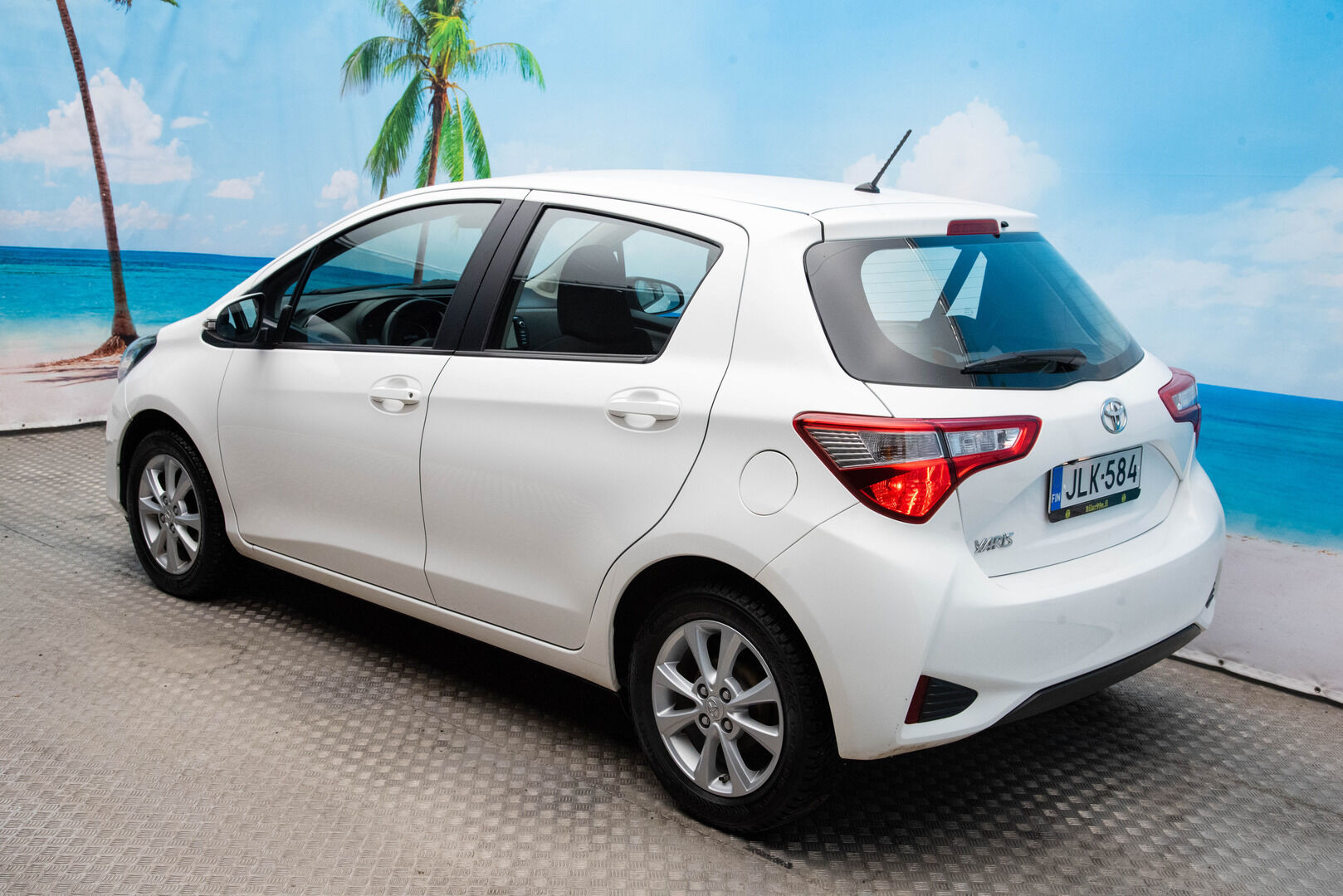 Toyota Yaris 2020 1,5 Dual VVT-i Active 5ov ** 2.om | Suomi-Auto | Vakkari | Lohkolämmitin | Peruutuskamera | BT-audio | - | 2.om | Suomi-Auto | Vakkari | Lohkolämmitin sisätilapistokkeella | Peruutuskamera | BT-audio |