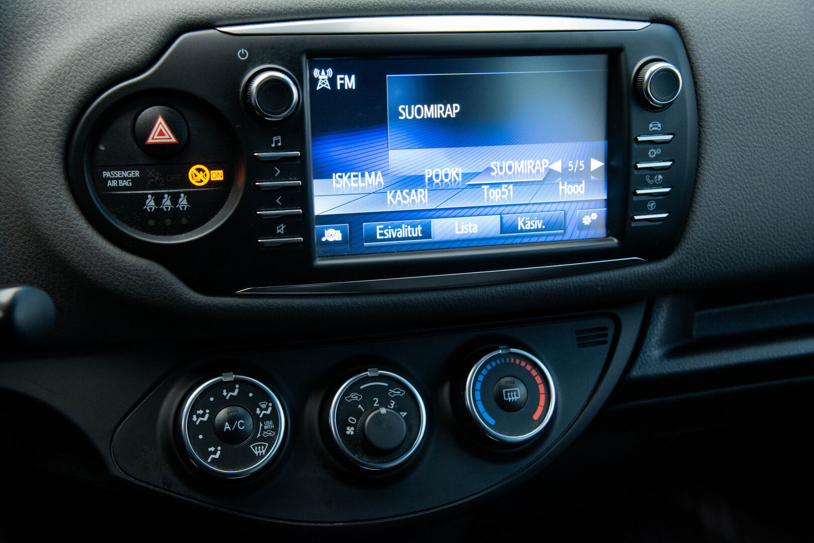 Toyota Yaris 2020 1,5 Dual VVT-i Active 5ov ** 2.om | Suomi-Auto | Vakkari | Lohkolämmitin | Peruutuskamera | BT-audio | - | 2.om | Suomi-Auto | Vakkari | Lohkolämmitin sisätilapistokkeella | Peruutuskamera | BT-audio |