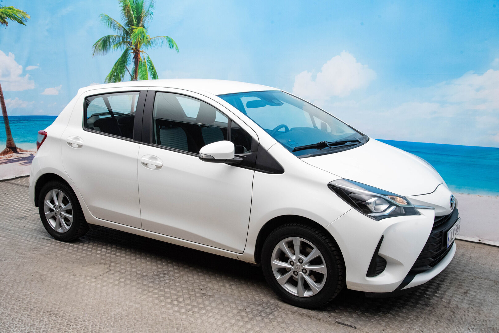 Toyota Yaris 2020 1,5 Dual VVT-i Active 5ov ** 2.om | Suomi-Auto | Vakkari | Lohkolämmitin | Peruutuskamera | BT-audio | - | 2.om | Suomi-Auto | Vakkari | Lohkolämmitin sisätilapistokkeella | Peruutuskamera | BT-audio |