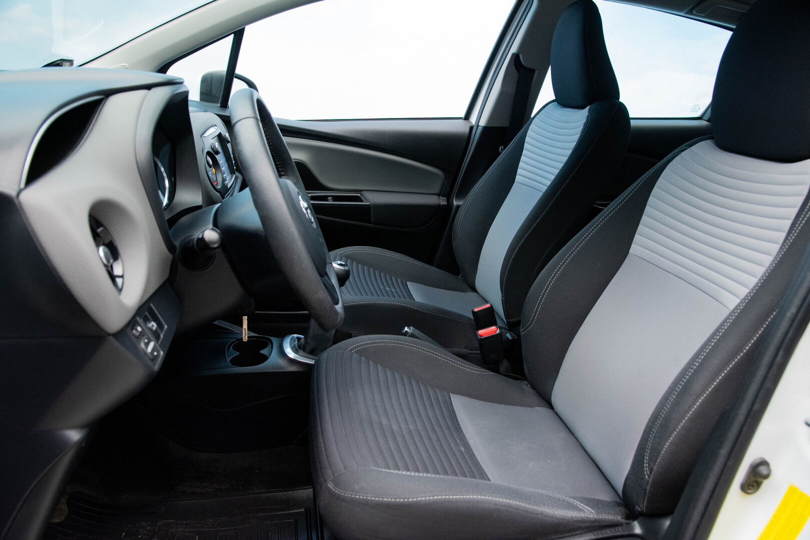 Toyota Yaris 2020 1,5 Dual VVT-i Active 5ov ** 2.om | Suomi-Auto | Vakkari | Lohkolämmitin | Peruutuskamera | BT-audio | - | 2.om | Suomi-Auto | Vakkari | Lohkolämmitin sisätilapistokkeella | Peruutuskamera | BT-audio |