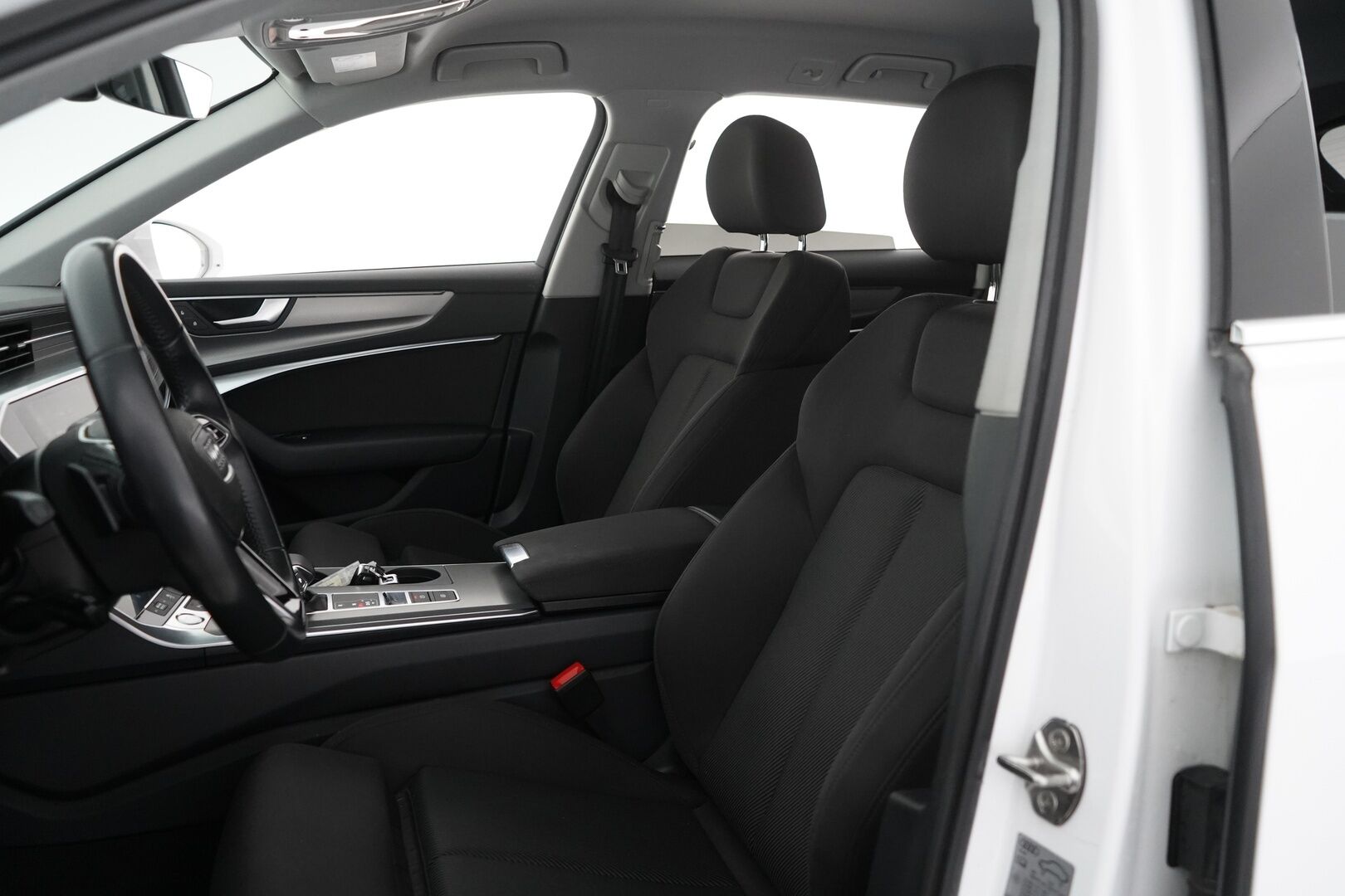 Audi A6 2020 Avant Business Sport 40 TDI MHEV quattro S tronic *Webasto / Koukku / Tutkat / Matrix-Led / Sport-penkit* - Suomi-auto / Kahdet renkaat alumiinivanteilla / Jakopää 07/2025