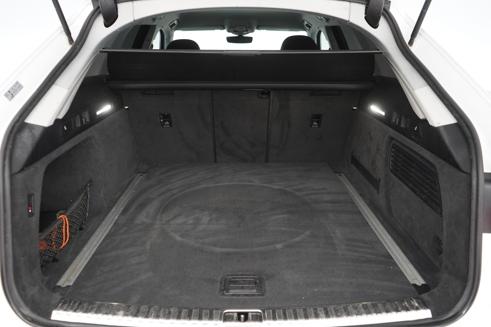 Audi A6 2020 Avant Business Sport 40 TDI MHEV quattro S tronic *Webasto / Koukku / Tutkat / Matrix-Led / Sport-penkit* - Suomi-auto / Kahdet renkaat alumiinivanteilla / Jakopää 07/2025