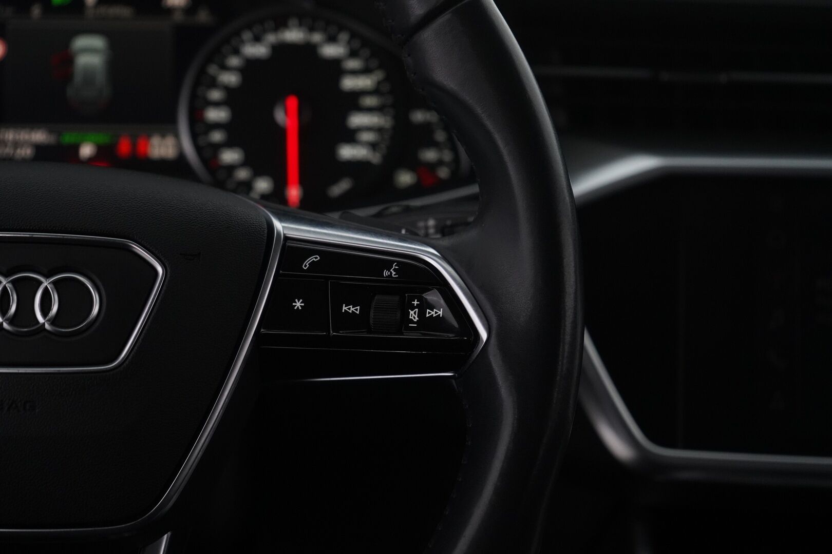 Audi A6 2020 Avant Business Sport 40 TDI MHEV quattro S tronic *Webasto / Koukku / Tutkat / Matrix-Led / Sport-penkit* - Suomi-auto / Kahdet renkaat alumiinivanteilla / Jakopää 07/2025